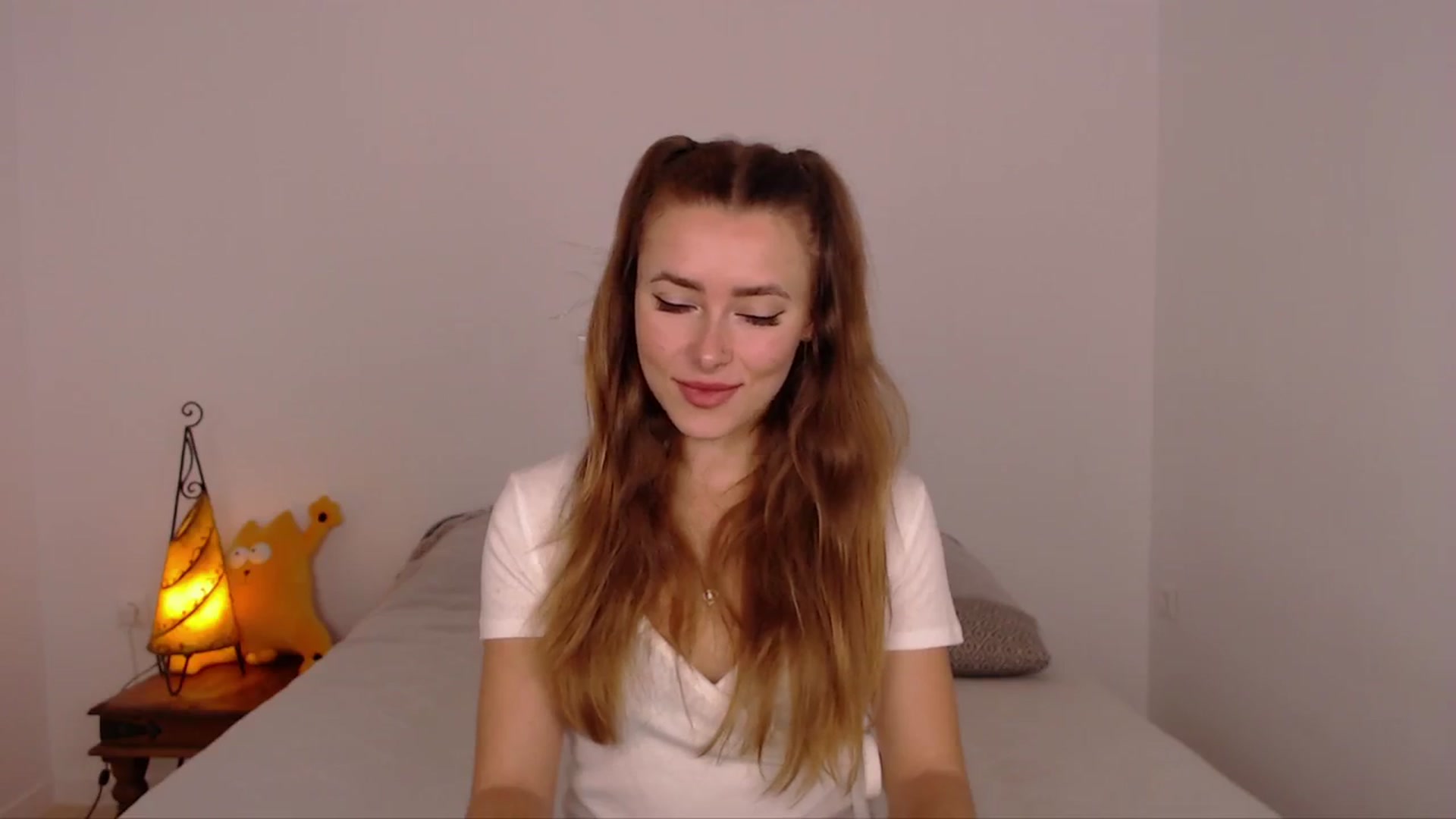 Gallery image thumbnail from SimonsWife's myfreecams stream on, 02/05/2024, 13:02 image 10 of 20