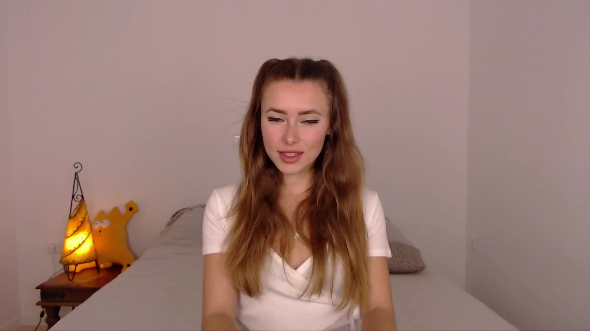 Gallery image thumbnail from SimonsWife's myfreecams stream on, 02/05/2024, 13:02 image 16 of 20