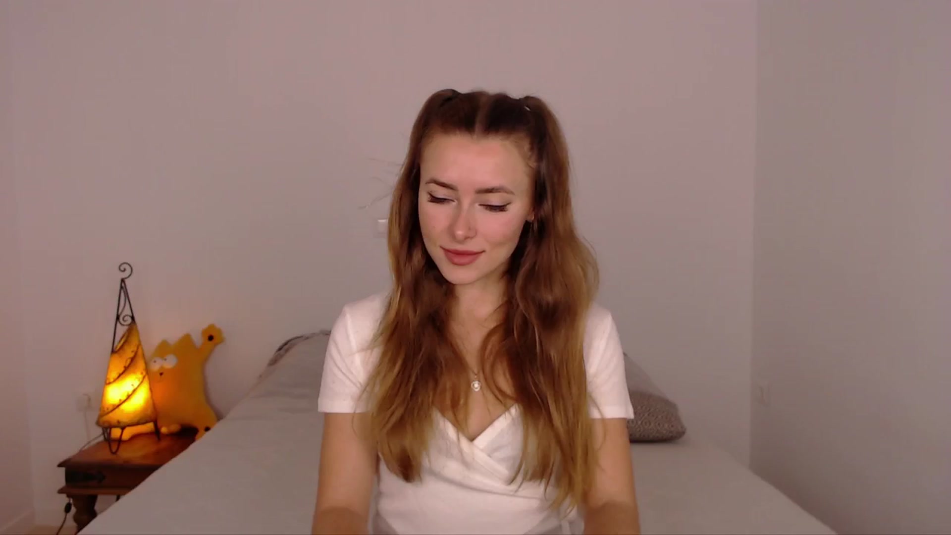 Gallery image thumbnail from SimonsWife's myfreecams stream on, 02/05/2024, 13:02 image 6 of 20