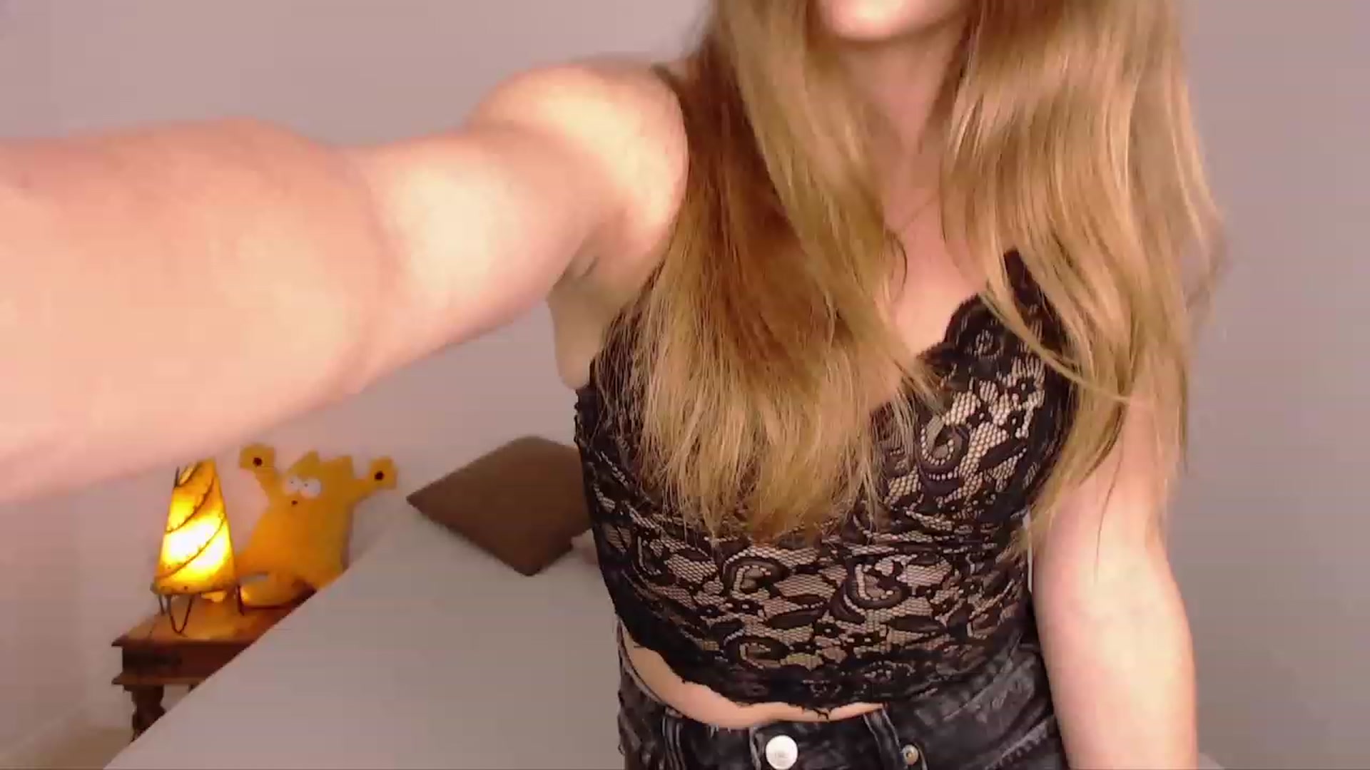 Gallery image thumbnail from SimonsWife's myfreecams stream on, 02/22/2024, 13:55 image 2 of 20