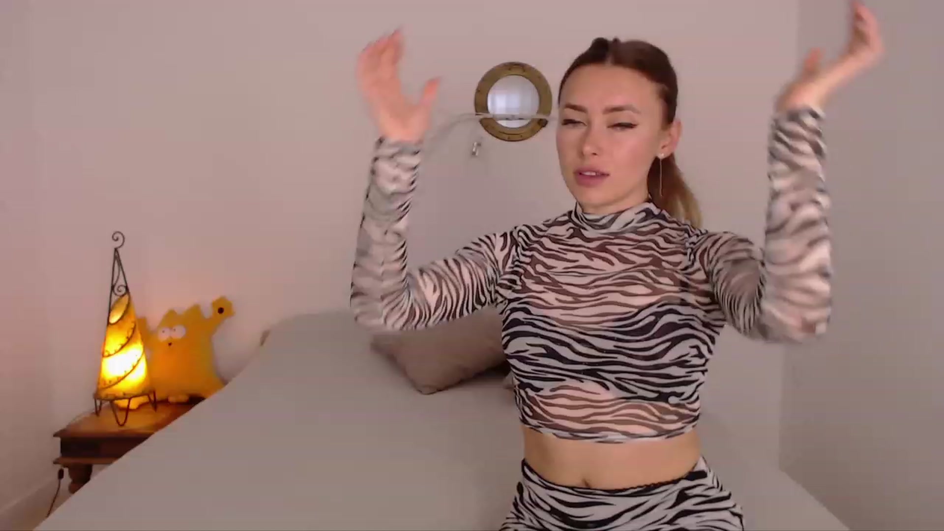 Gallery image thumbnail from SimonsWife's myfreecams stream on, 03/10/2024, 14:45 image 3 of 20