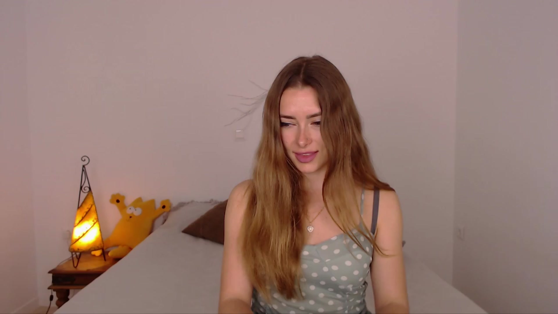 Gallery image thumbnail from SimonsWife's myfreecams stream on, 04/03/2024, 13:00 image 17 of 20