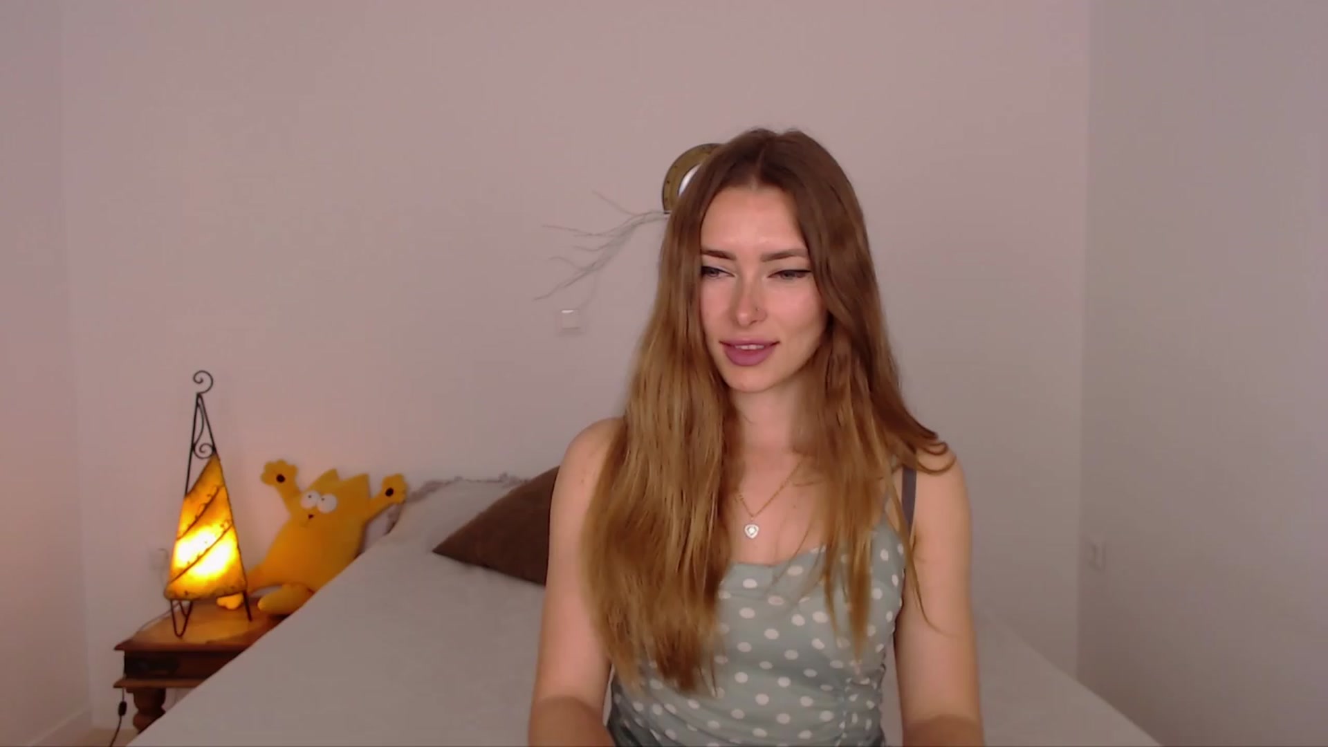 Gallery image thumbnail from SimonsWife's myfreecams stream on, 04/03/2024, 13:00 image 13 of 20