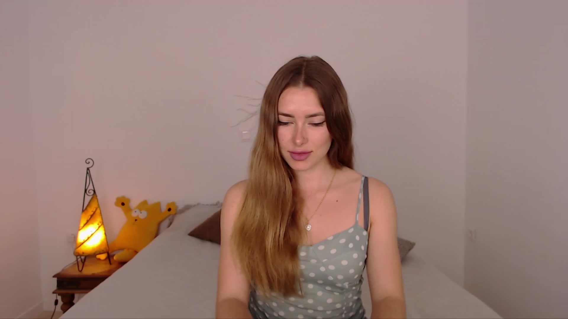 Gallery image thumbnail from SimonsWife's myfreecams stream on, 04/03/2024, 13:00 image 3 of 20