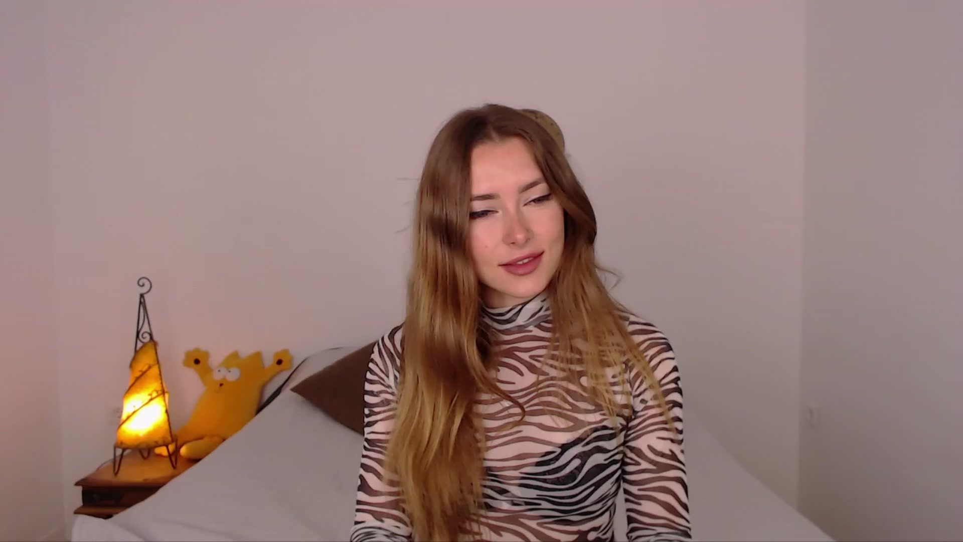 Gallery image thumbnail from SimonsWife's myfreecams stream on, 04/08/2024, 11:47 image 5 of 20