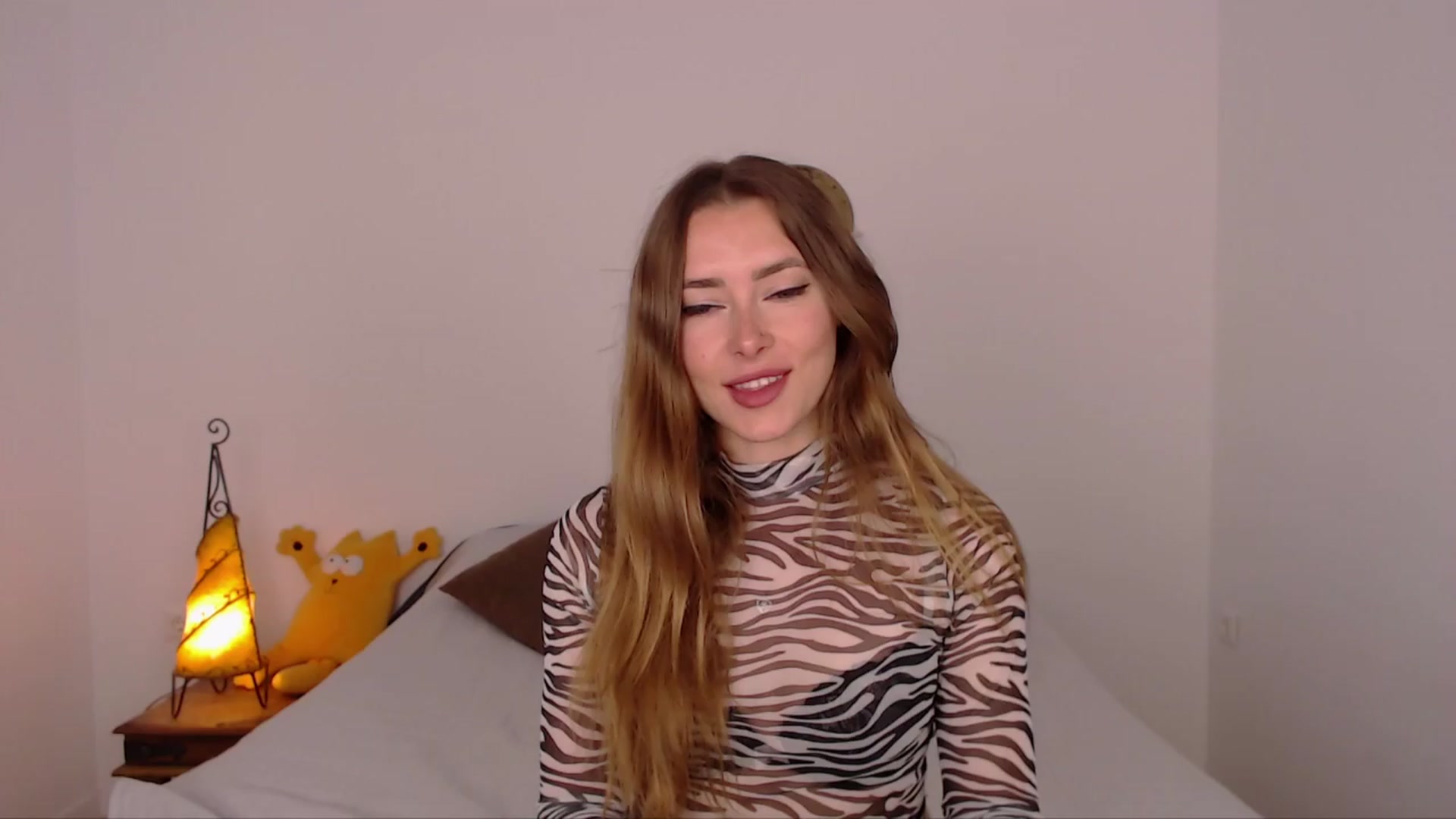 Gallery image thumbnail from SimonsWife's myfreecams stream on, 04/08/2024, 11:47 image 4 of 20