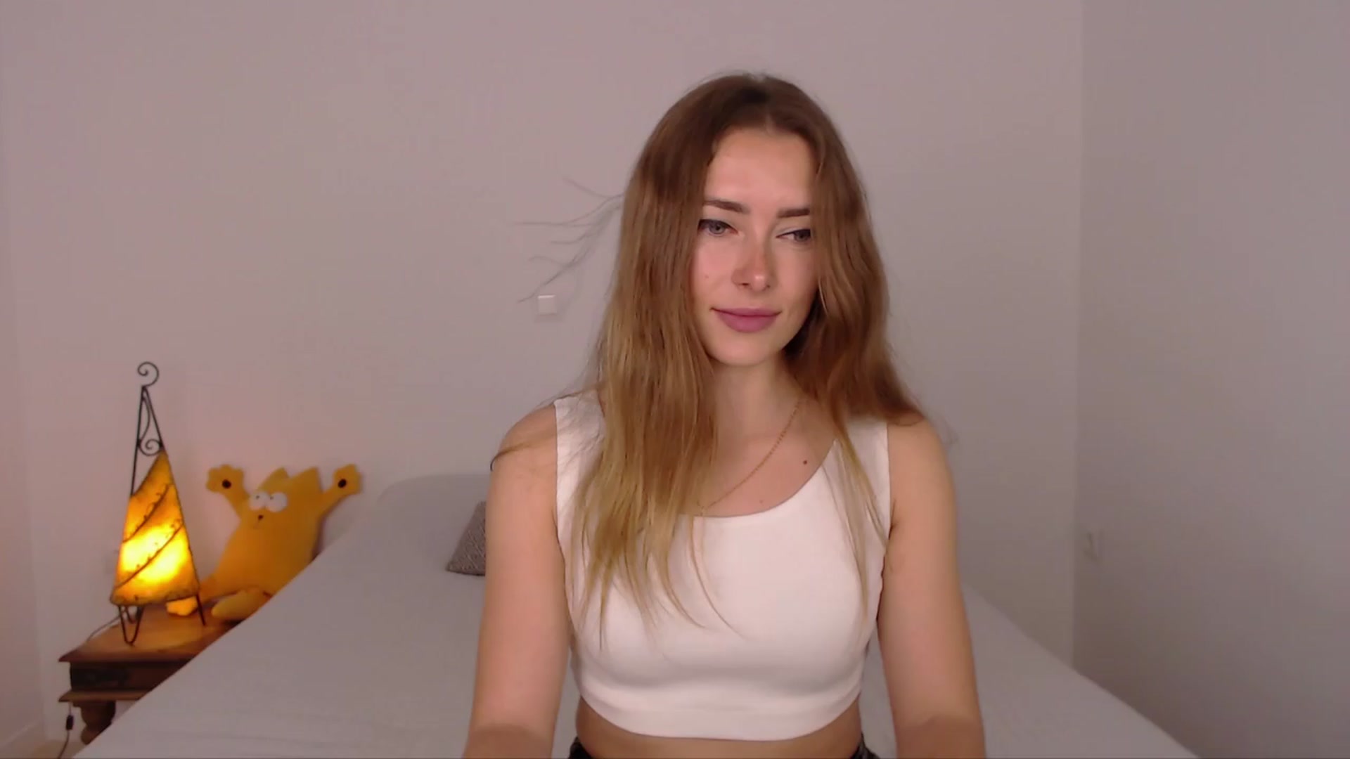Gallery image thumbnail from SimonsWife's myfreecams stream on, 04/10/2024, 11:10 image 14 of 20