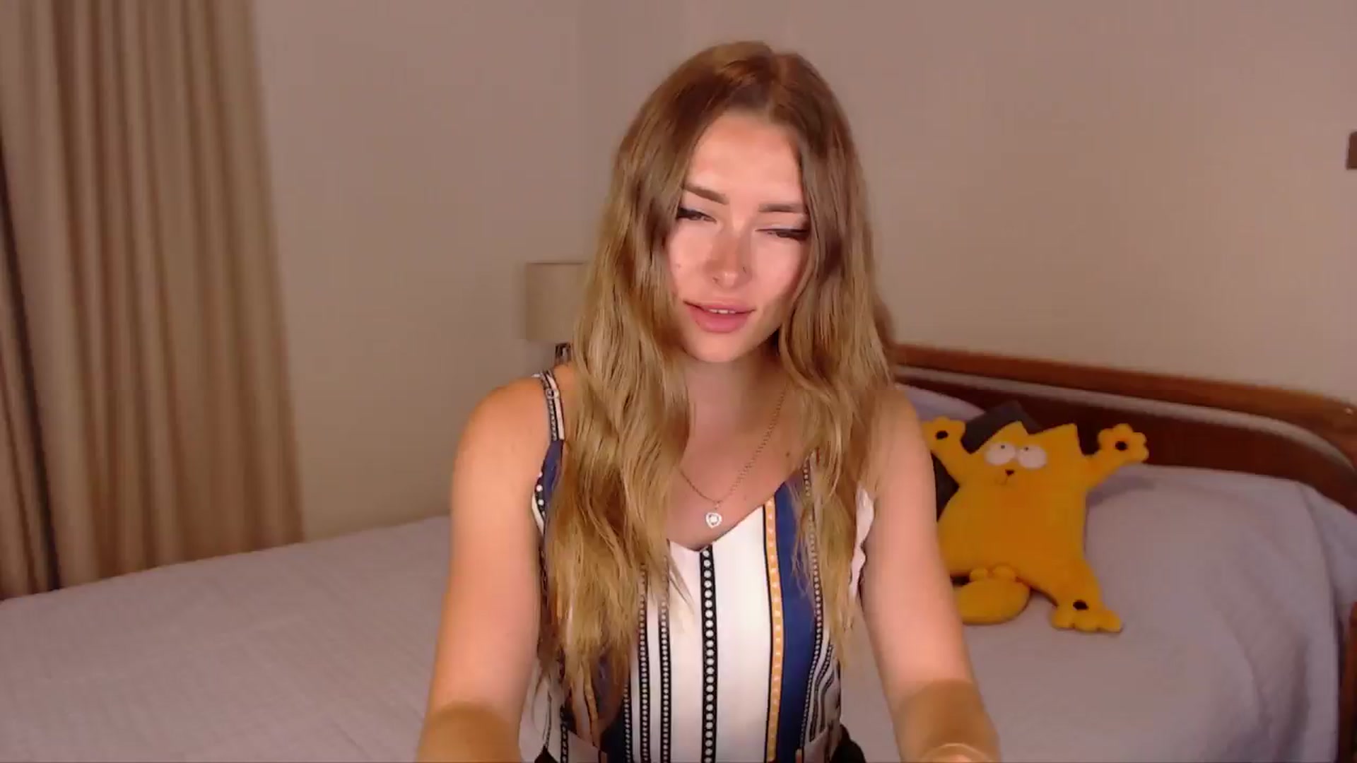 Gallery image thumbnail from SimonsWife's myfreecams stream on, 06/02/2024, 12:31 image 4 of 20