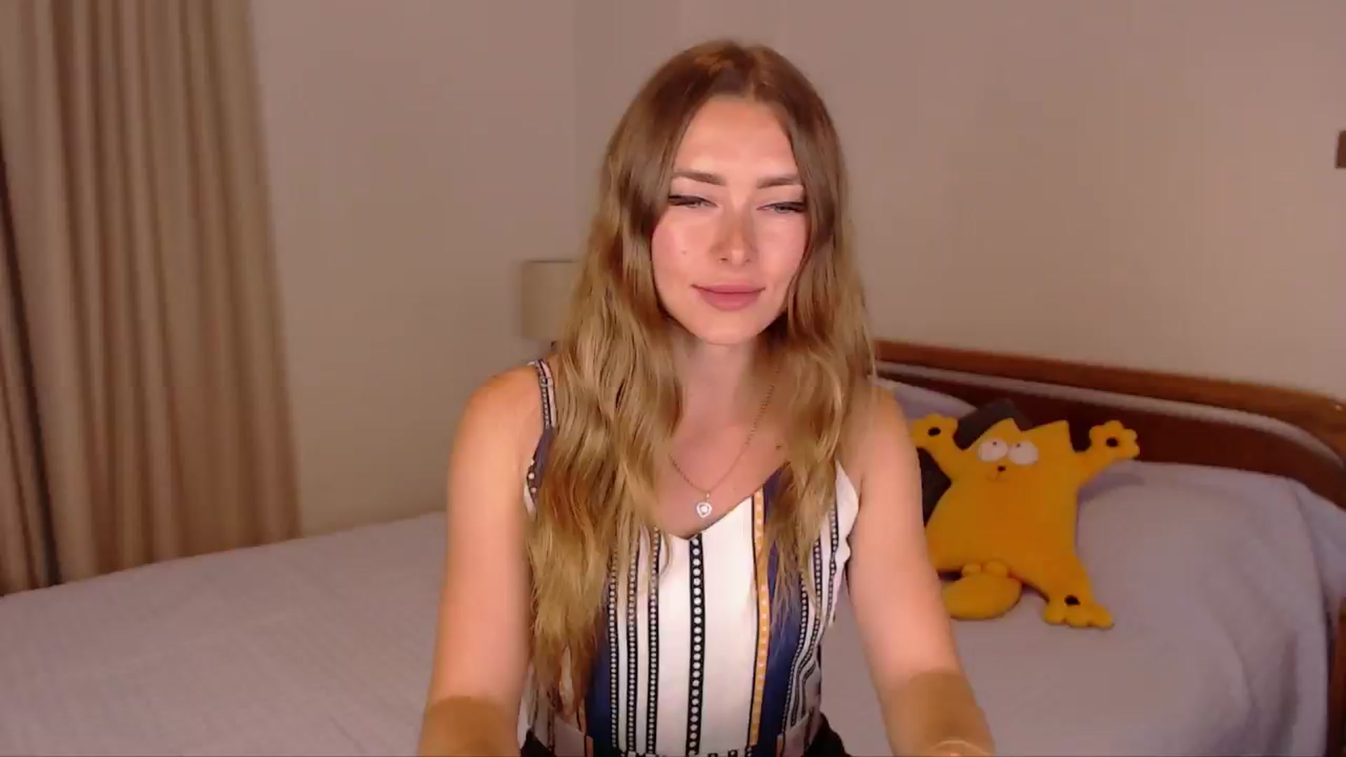 Gallery image thumbnail from SimonsWife's myfreecams stream on, 06/02/2024, 12:31 image 3 of 20