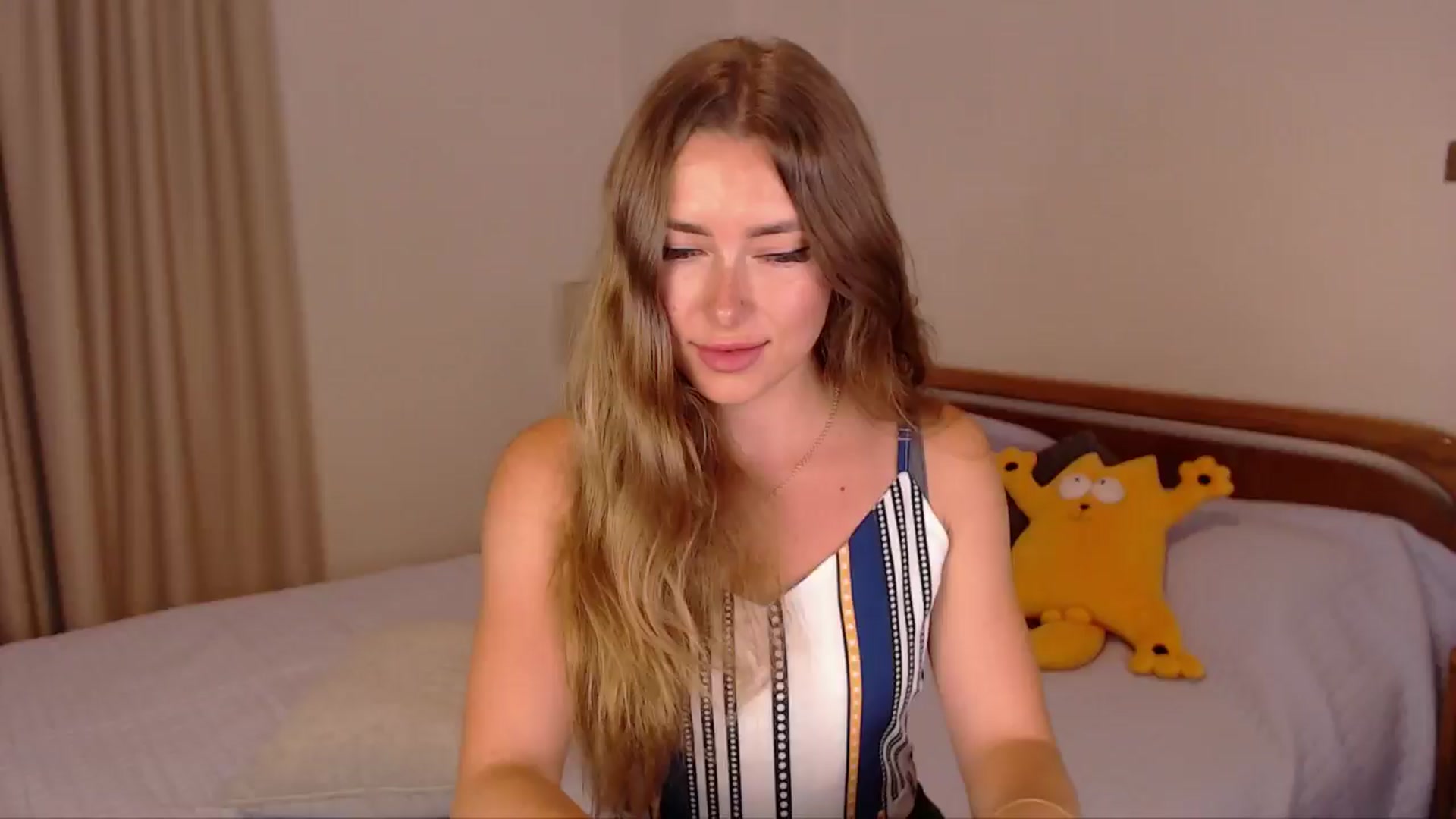 Gallery image thumbnail from SimonsWife's myfreecams stream on, 06/02/2024, 12:31 image 11 of 20