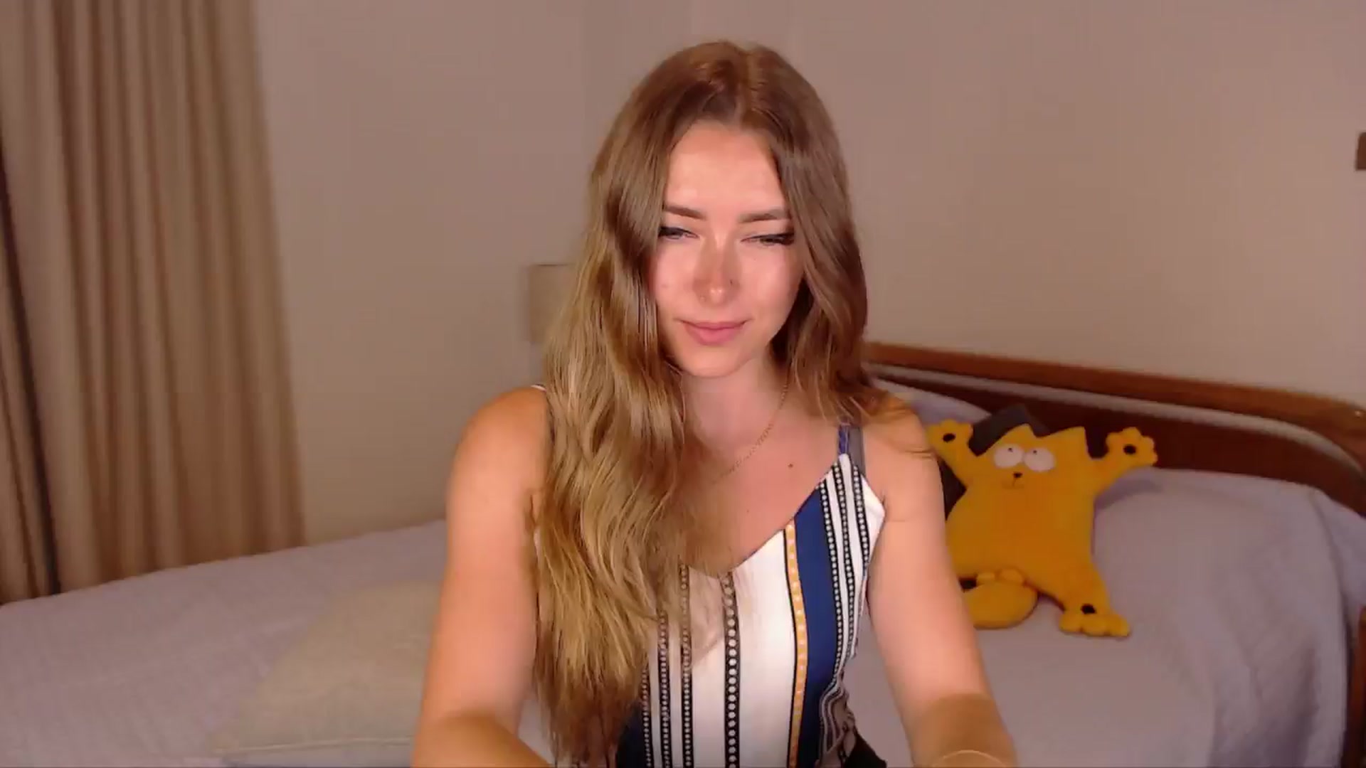 Gallery image thumbnail from SimonsWife's myfreecams stream on, 06/02/2024, 12:31 image 14 of 20