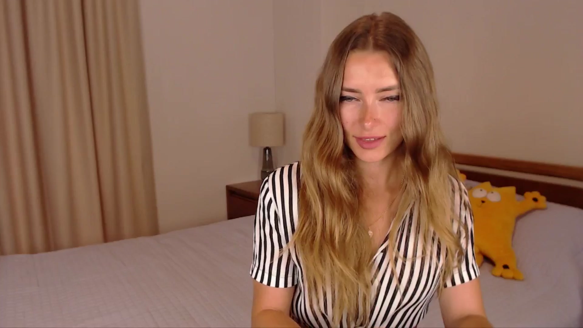 Gallery image thumbnail from SimonsWife's myfreecams stream on, 06/05/2024, 13:43 image 16 of 20
