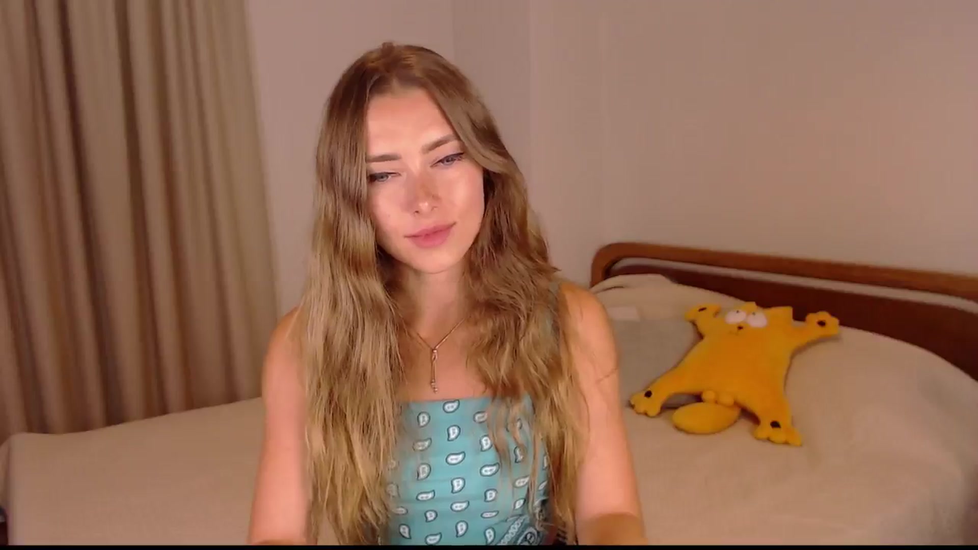 Gallery image thumbnail from SimonsWife's myfreecams stream on, 06/19/2024, 13:24 image 8 of 20