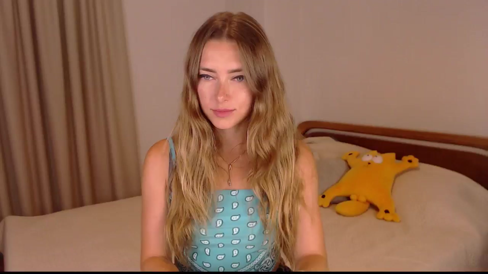 Gallery image thumbnail from SimonsWife's myfreecams stream on, 06/19/2024, 13:24 image 5 of 20