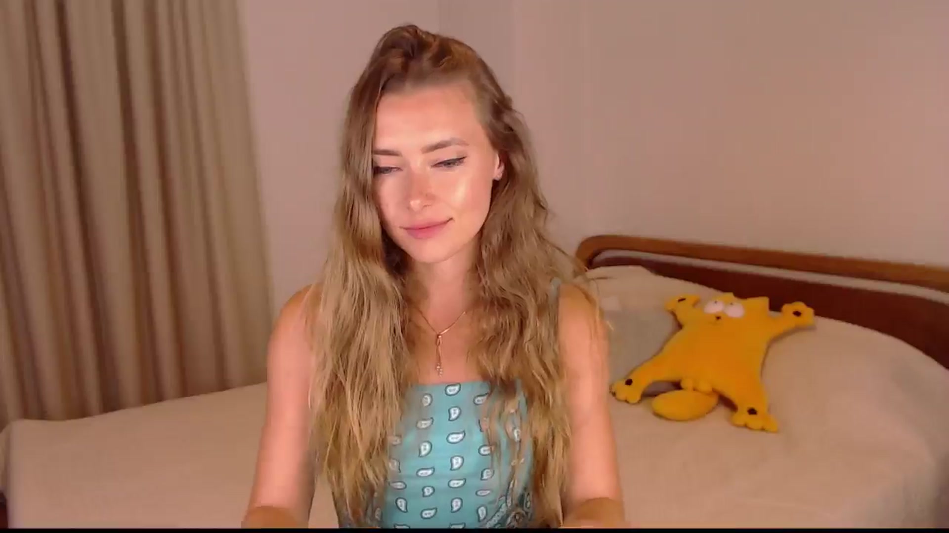 Gallery image thumbnail from SimonsWife's myfreecams stream on, 06/19/2024, 13:24 image 7 of 20