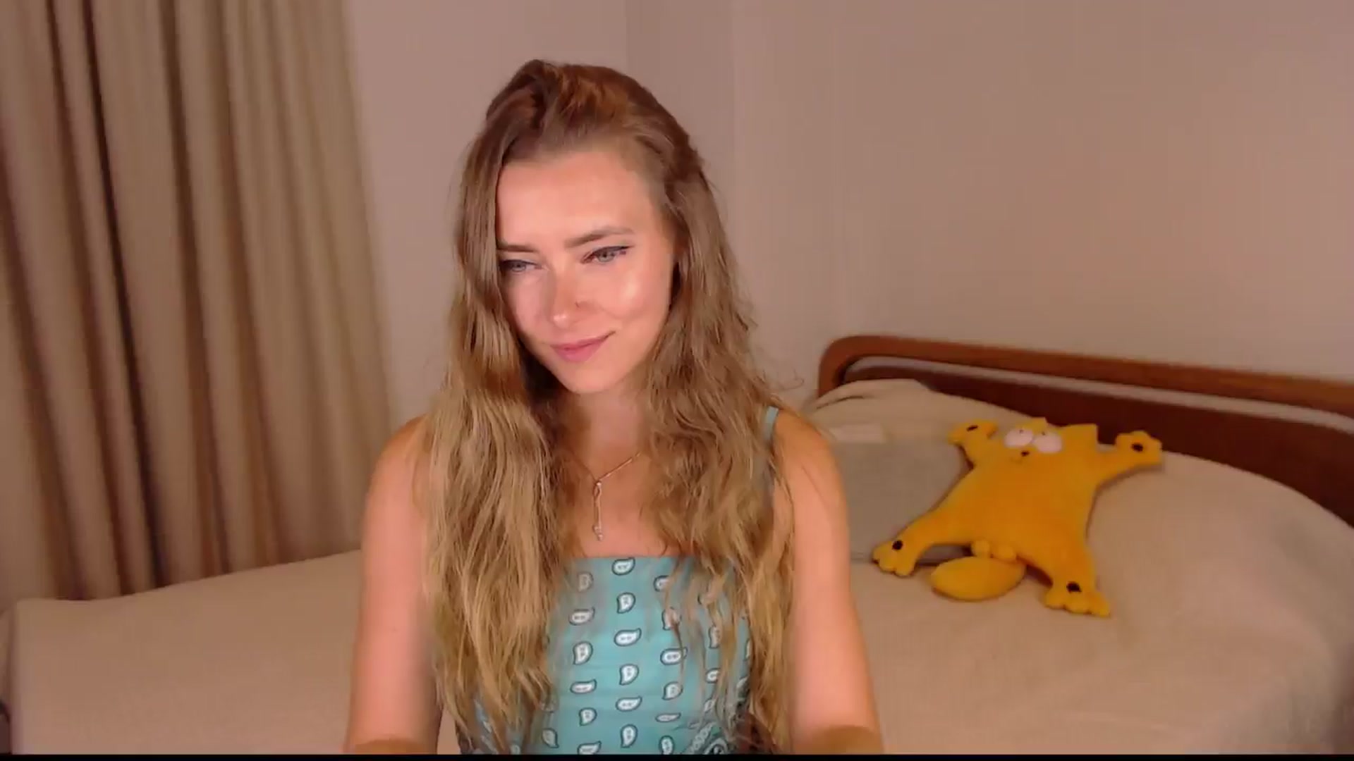 Gallery image thumbnail from SimonsWife's myfreecams stream on, 06/19/2024, 13:24 image 11 of 20