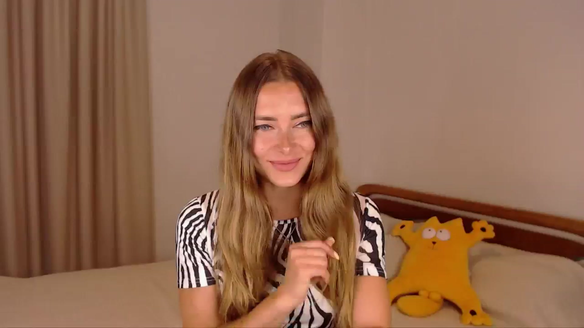 Gallery image thumbnail from SimonsWife's myfreecams stream on, 06/30/2024, 12:23 image 15 of 20