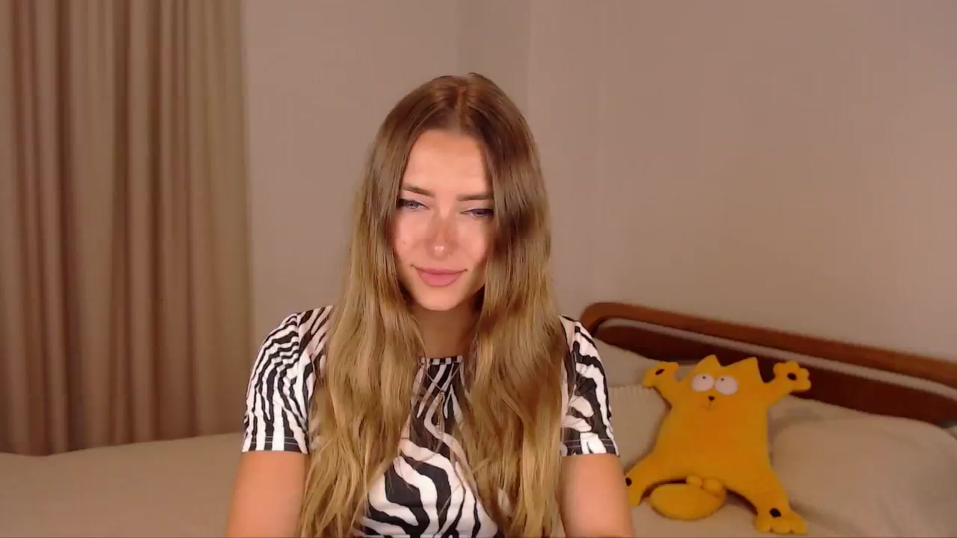 Gallery image thumbnail from SimonsWife's myfreecams stream on, 06/30/2024, 12:23 image 11 of 20