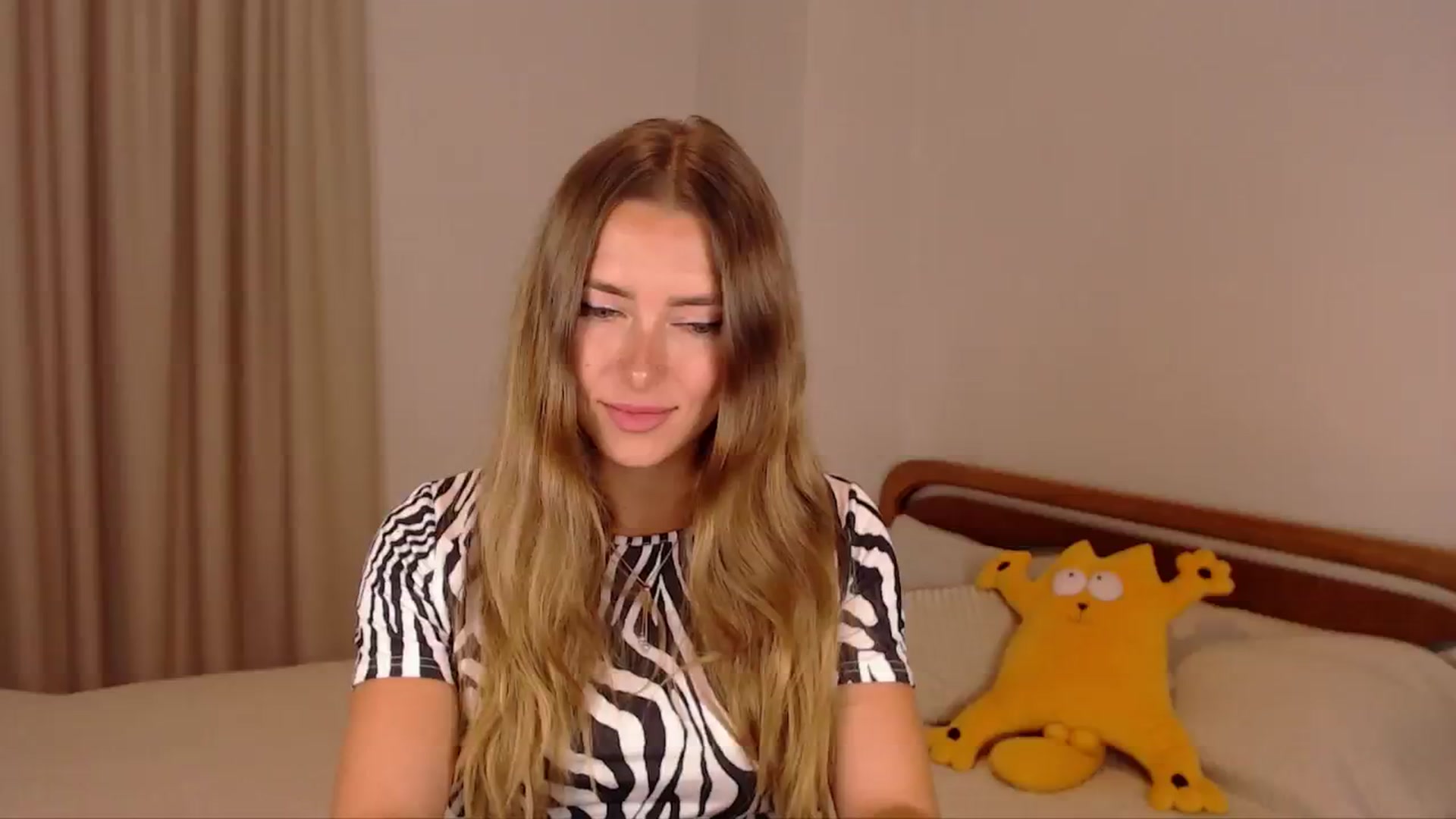 Gallery image thumbnail from SimonsWife's myfreecams stream on, 06/30/2024, 12:23 image 13 of 20