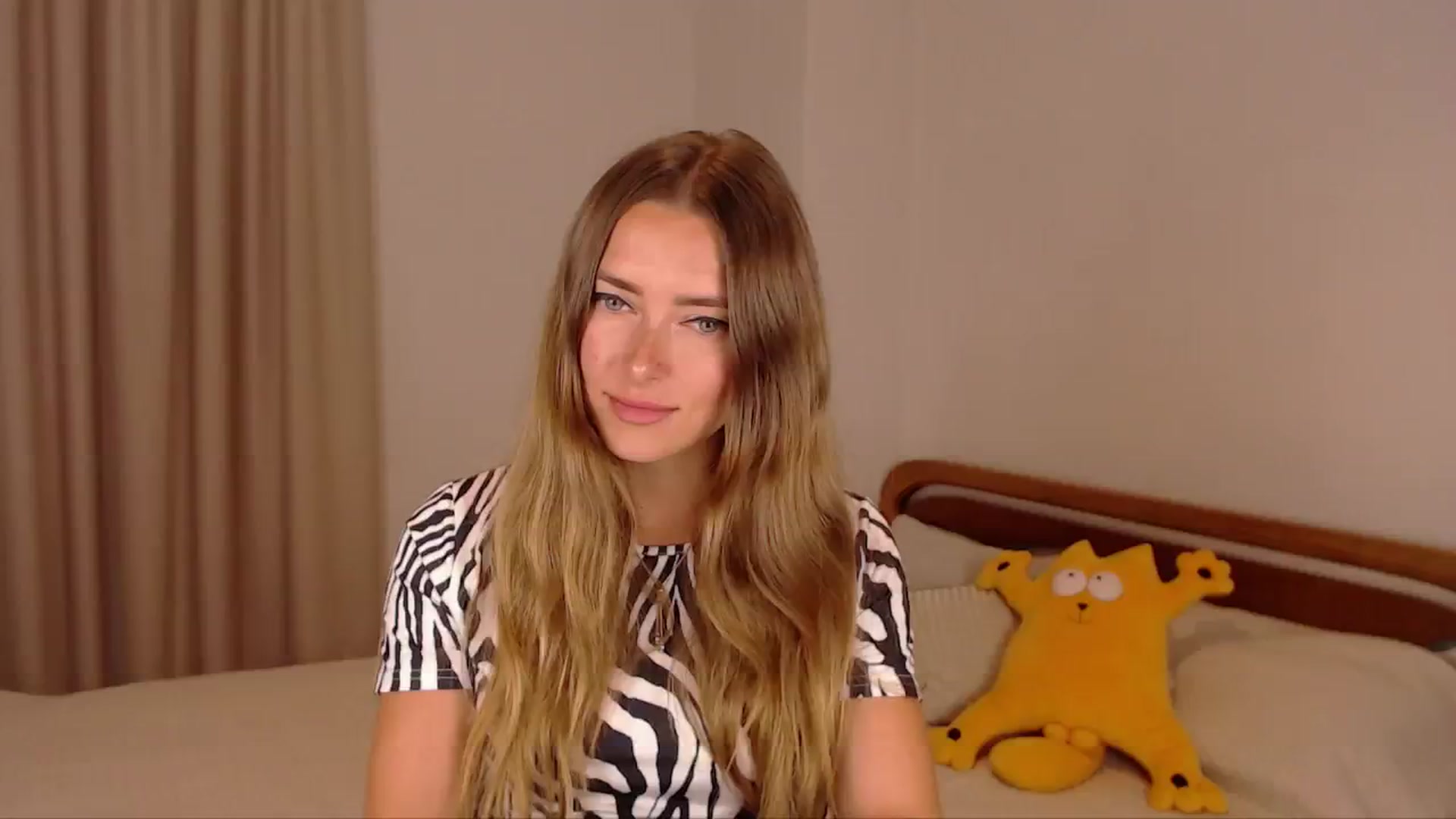 Gallery image thumbnail from SimonsWife's myfreecams stream on, 06/30/2024, 12:23 image 2 of 20