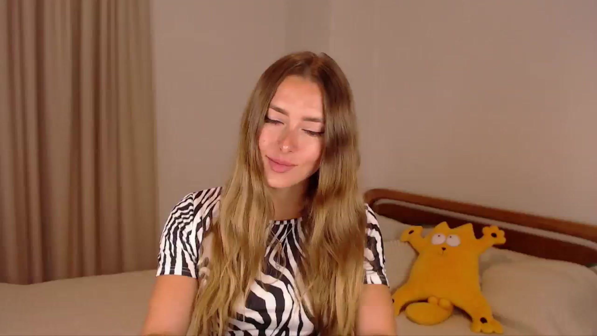 Gallery image thumbnail from SimonsWife's myfreecams stream on, 06/30/2024, 12:23 image 12 of 20