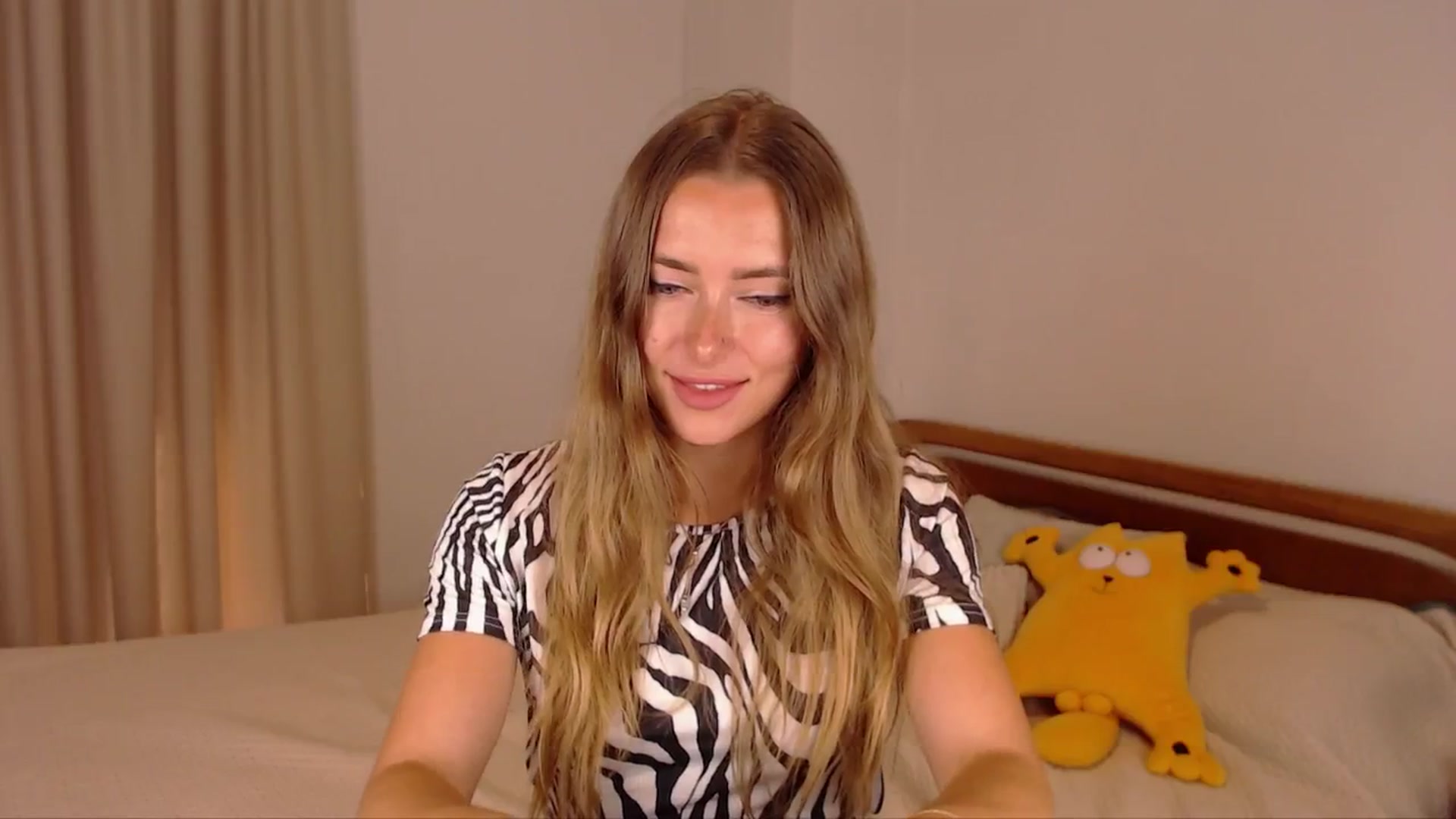 Gallery image thumbnail from SimonsWife's myfreecams stream on, 06/30/2024, 15:04 image 17 of 20