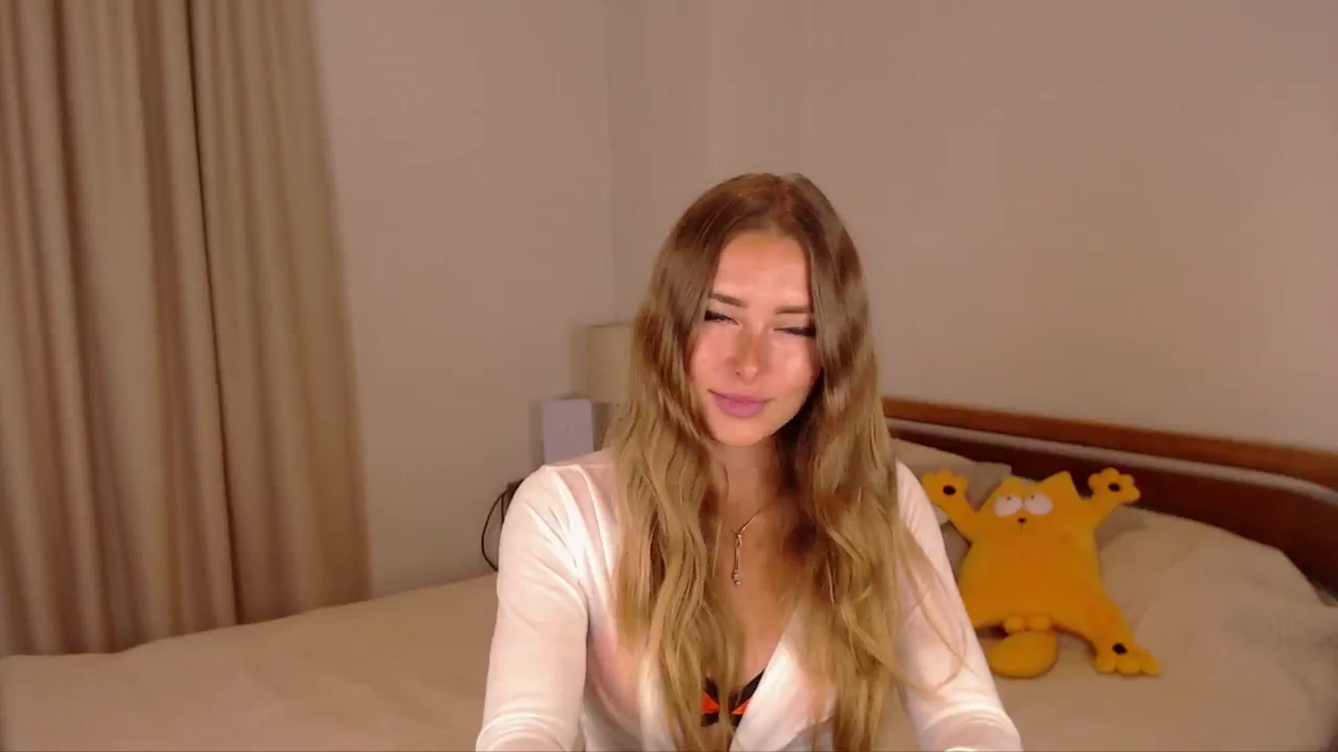 Gallery image thumbnail from SimonsWife's myfreecams stream on, 07/18/2024, 11:58 image 9 of 20