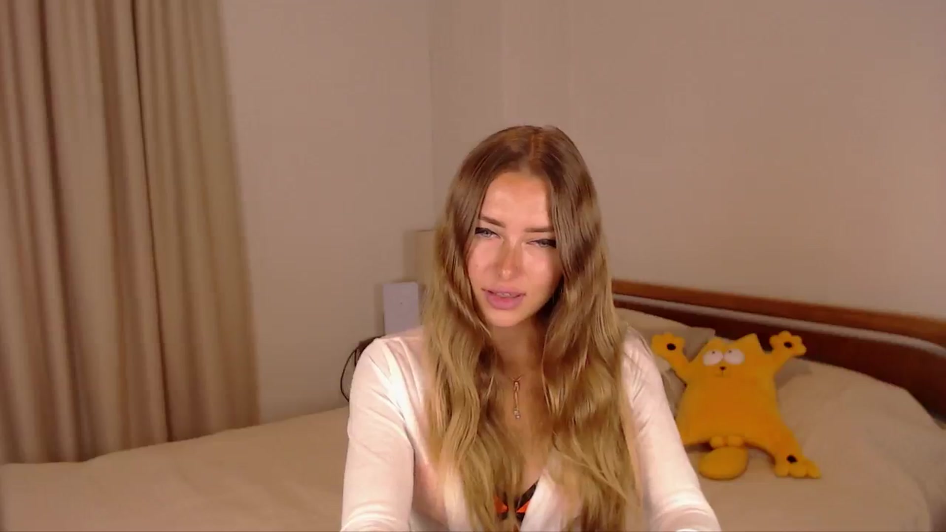 Gallery image thumbnail from SimonsWife's myfreecams stream on, 07/18/2024, 11:58 image 17 of 20