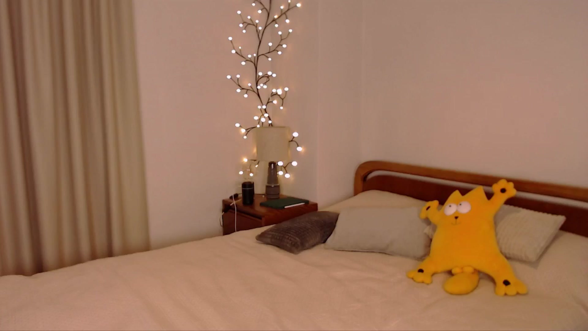 Gallery image thumbnail from SimonsWife's myfreecams stream on, 10/09/2024, 13:09 image 1 of 20