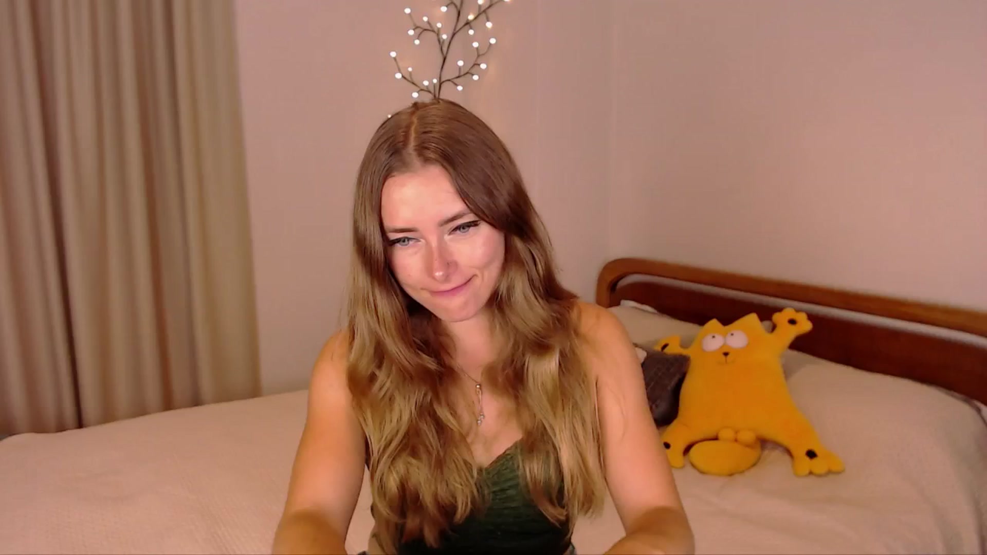 Gallery image thumbnail from SimonsWife's myfreecams stream on, 10/10/2024, 12:46 image 11 of 20