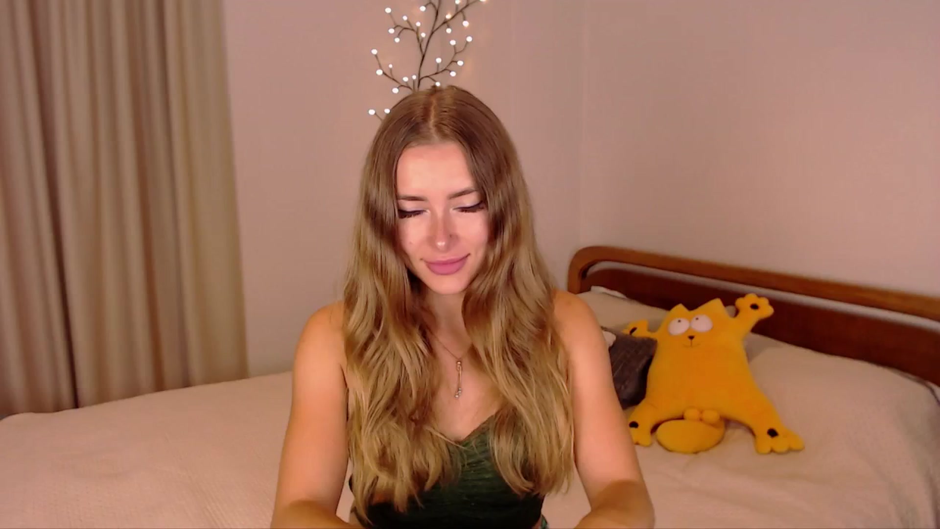 Gallery image thumbnail from SimonsWife's myfreecams stream on, 10/10/2024, 12:46 image 3 of 20