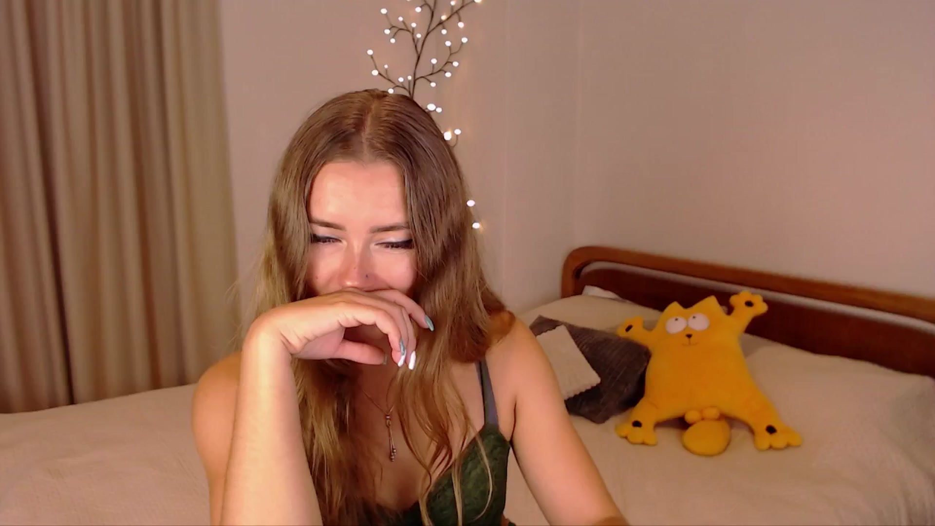 Gallery image thumbnail from SimonsWife's myfreecams stream on, 10/10/2024, 15:13 image 2 of 20