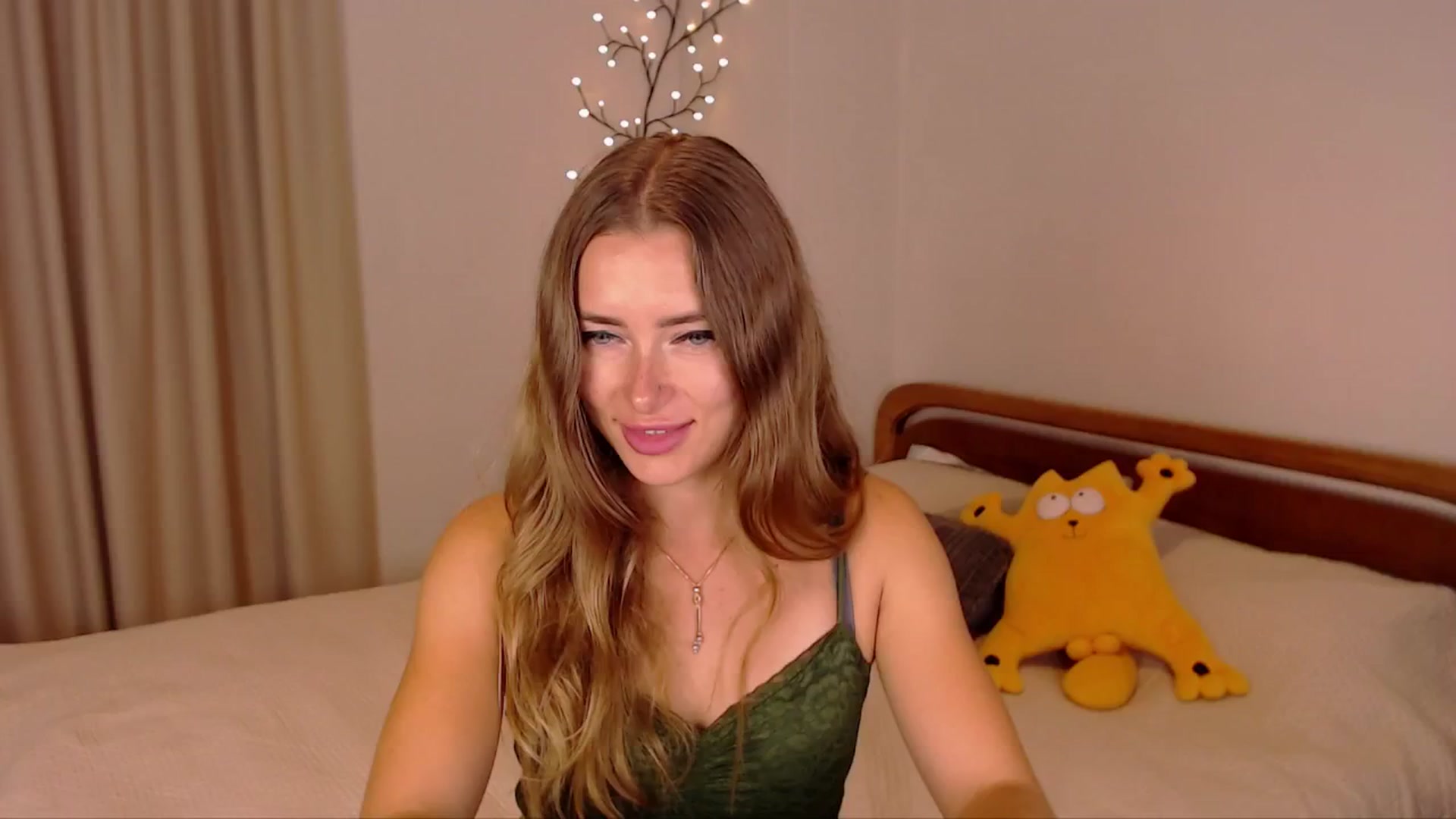 Gallery image thumbnail from SimonsWife's myfreecams stream on, 10/10/2024, 15:13 image 5 of 20
