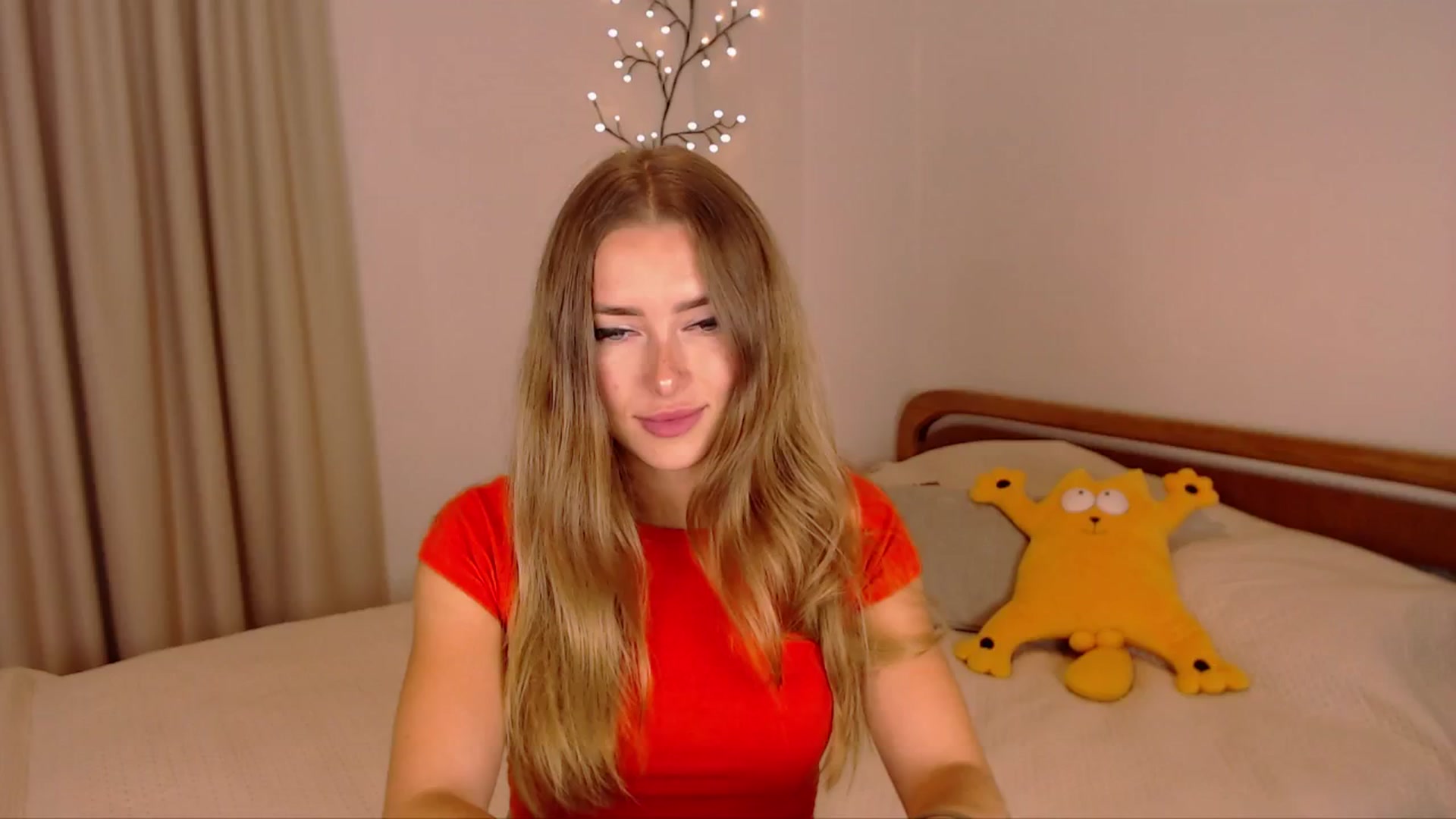 Gallery image thumbnail from SimonsWife's myfreecams stream on, 10/17/2024, 14:26 image 11 of 20