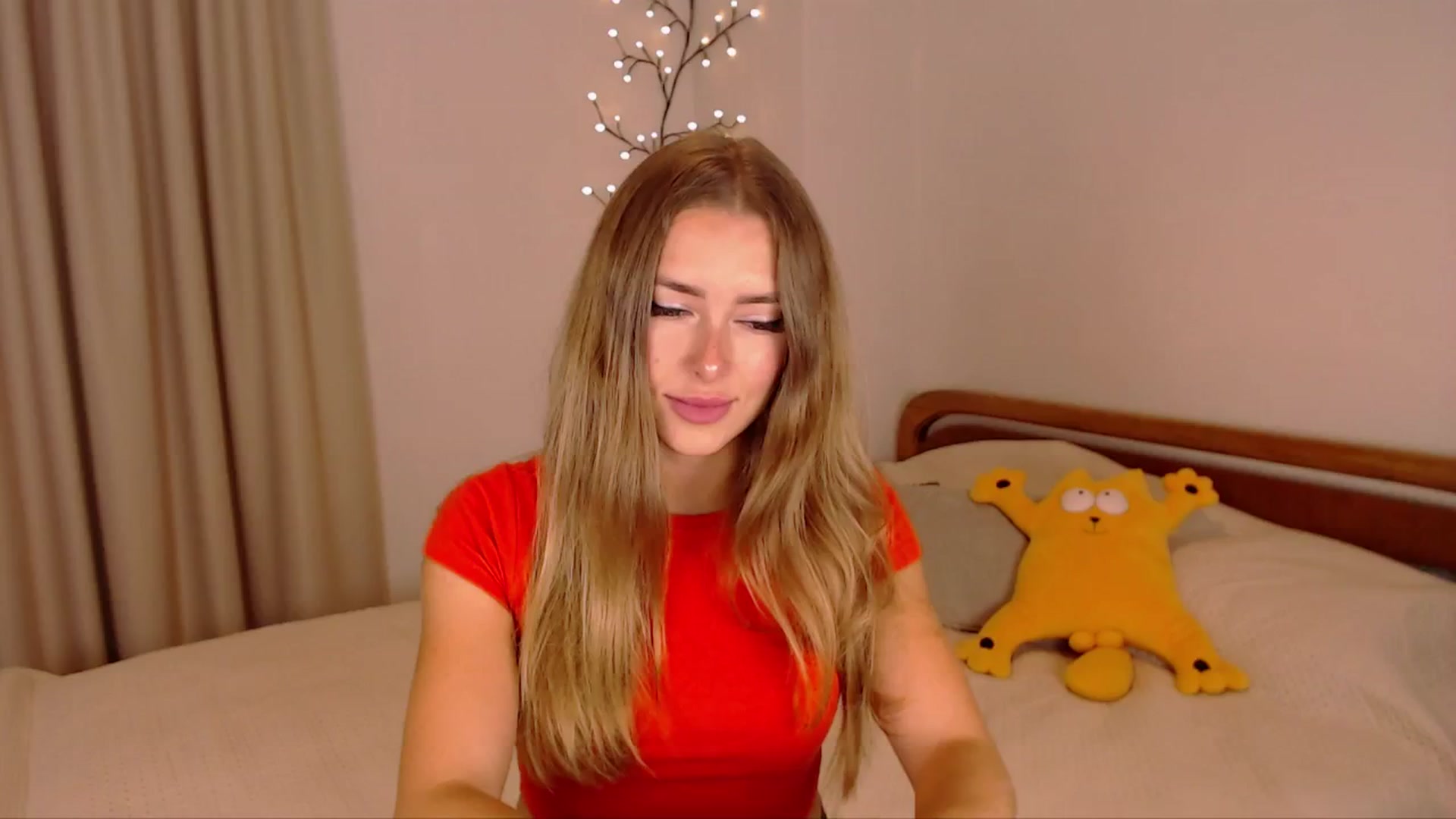Gallery image thumbnail from SimonsWife's myfreecams stream on, 10/17/2024, 14:26 image 17 of 20