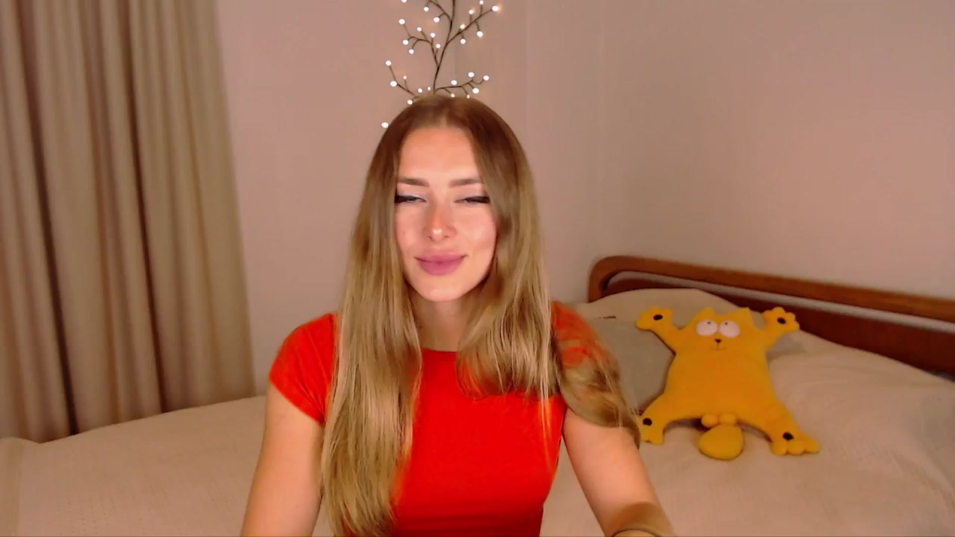 Gallery image thumbnail from SimonsWife's myfreecams stream on, 10/17/2024, 14:26 image 3 of 20