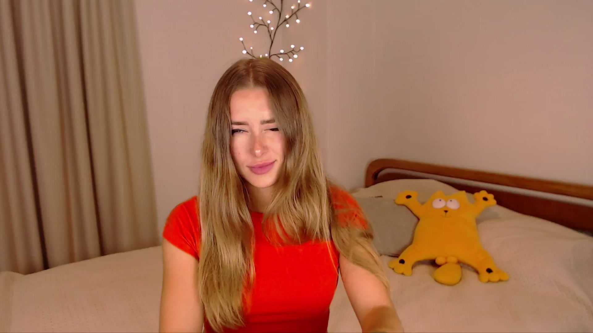 Gallery image thumbnail from SimonsWife's myfreecams stream on, 10/17/2024, 14:26 image 7 of 20