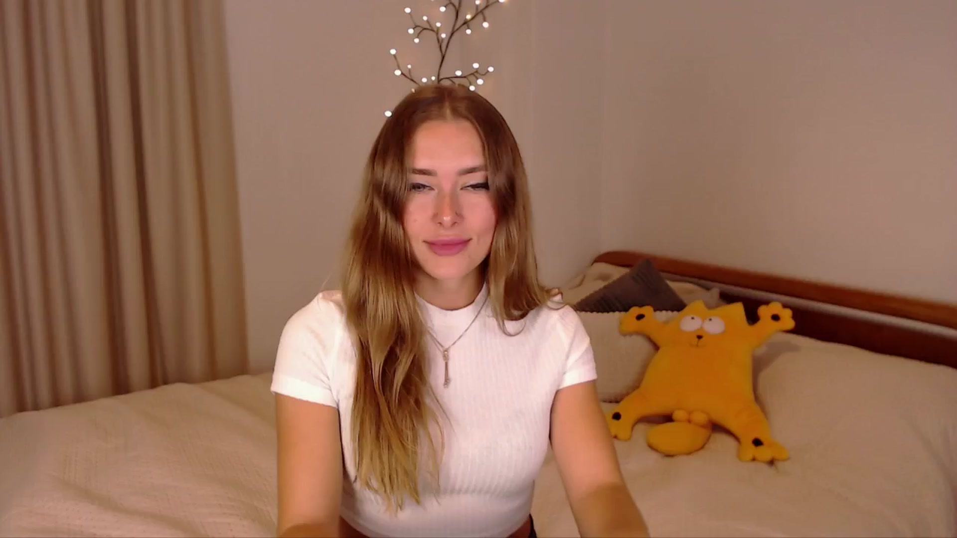 Gallery image thumbnail from SimonsWife's myfreecams stream on, 10/23/2024, 13:55 image 3 of 20
