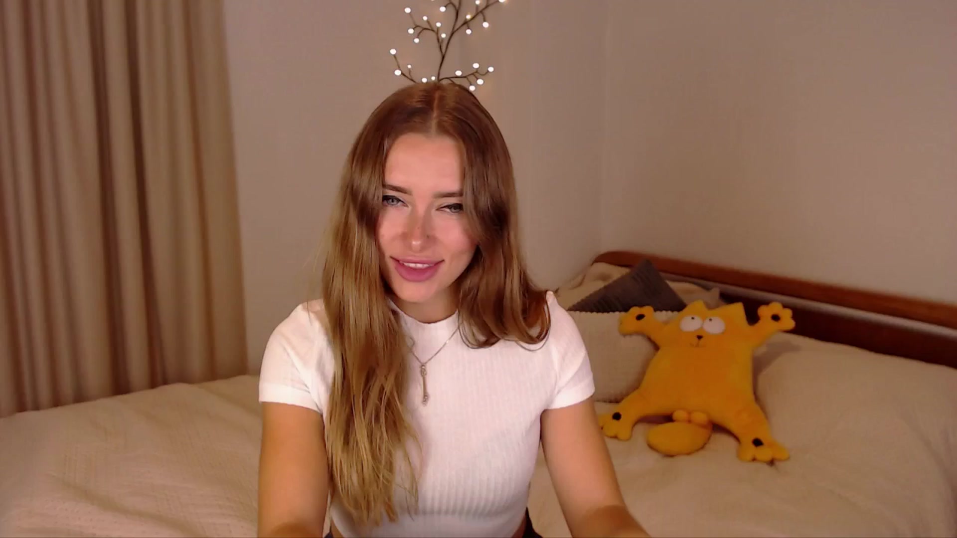 Gallery image thumbnail from SimonsWife's myfreecams stream on, 10/23/2024, 13:55 image 17 of 20