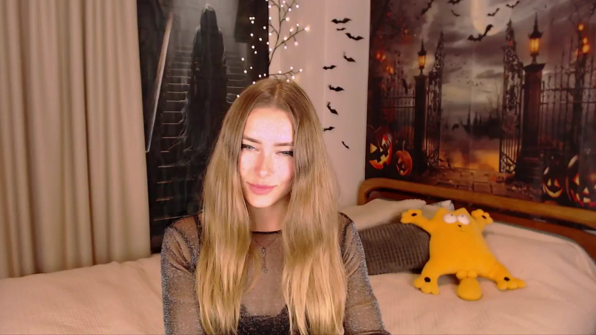 Gallery image thumbnail from SimonsWife's myfreecams stream on, 10/30/2024, 14:42 image 5 of 20