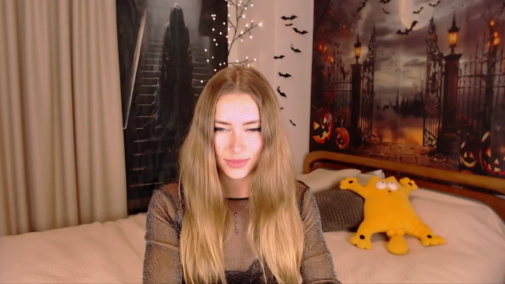 Gallery image thumbnail from SimonsWife's myfreecams stream on, 10/30/2024, 14:42 image 4 of 20