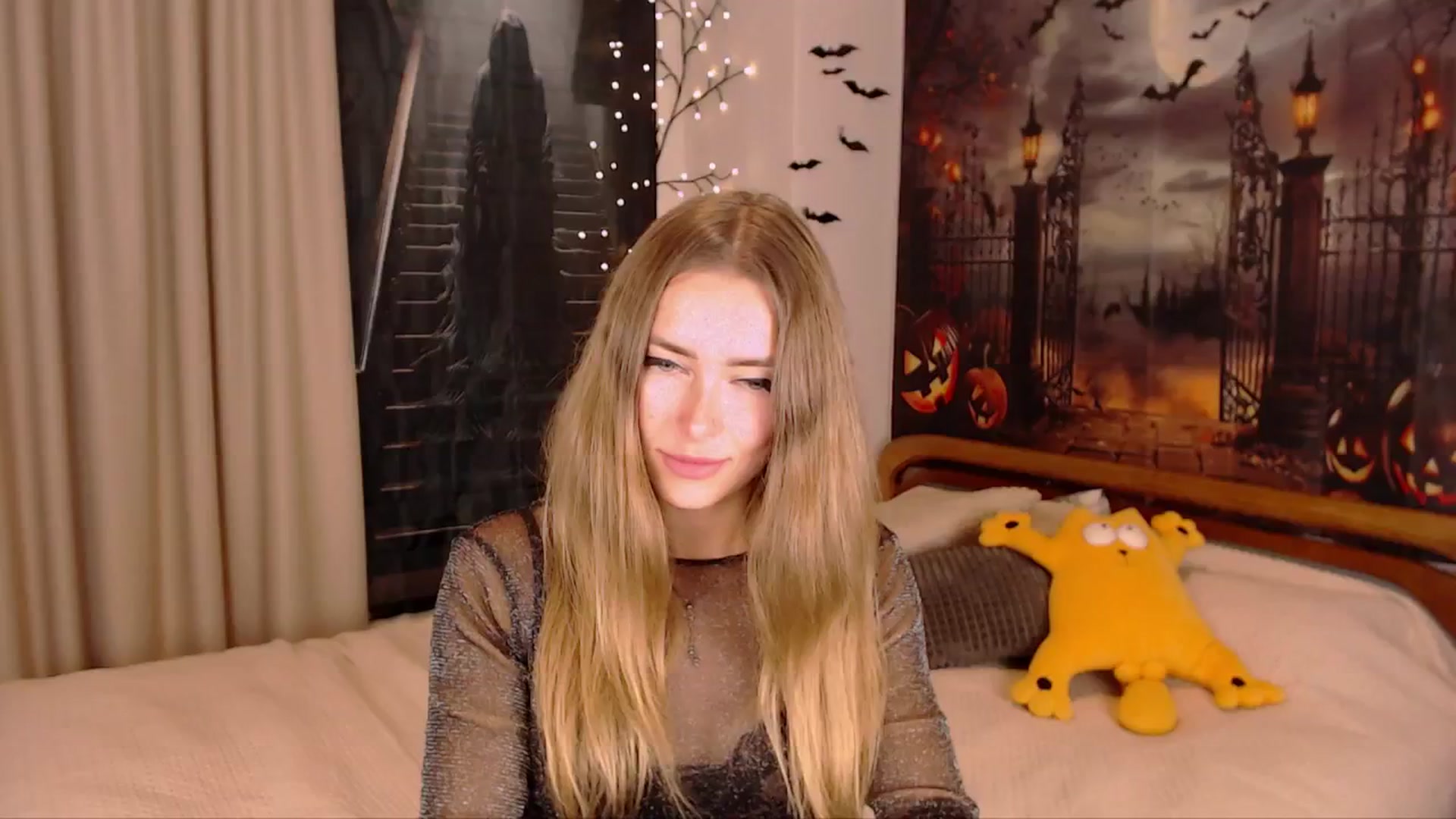 Gallery image thumbnail from SimonsWife's myfreecams stream on, 10/30/2024, 14:42 image 3 of 20