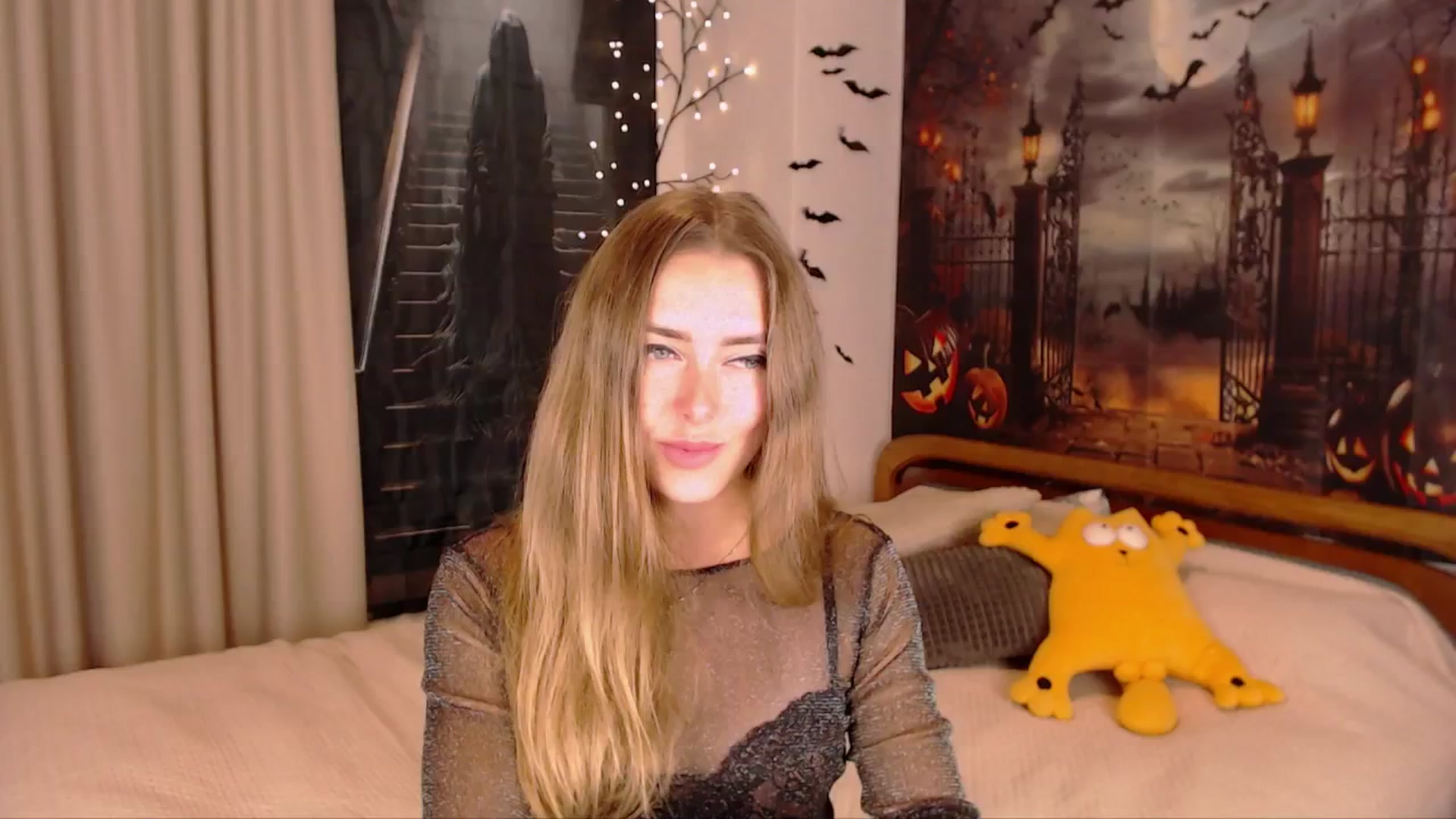 Gallery image thumbnail from SimonsWife's myfreecams stream on, 10/30/2024, 14:42 image 15 of 20