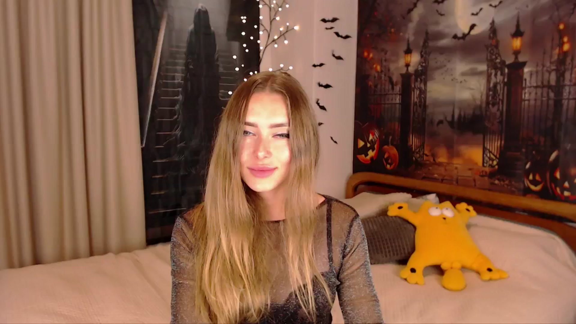 Gallery image thumbnail from SimonsWife's myfreecams stream on, 10/30/2024, 14:42 image 11 of 20