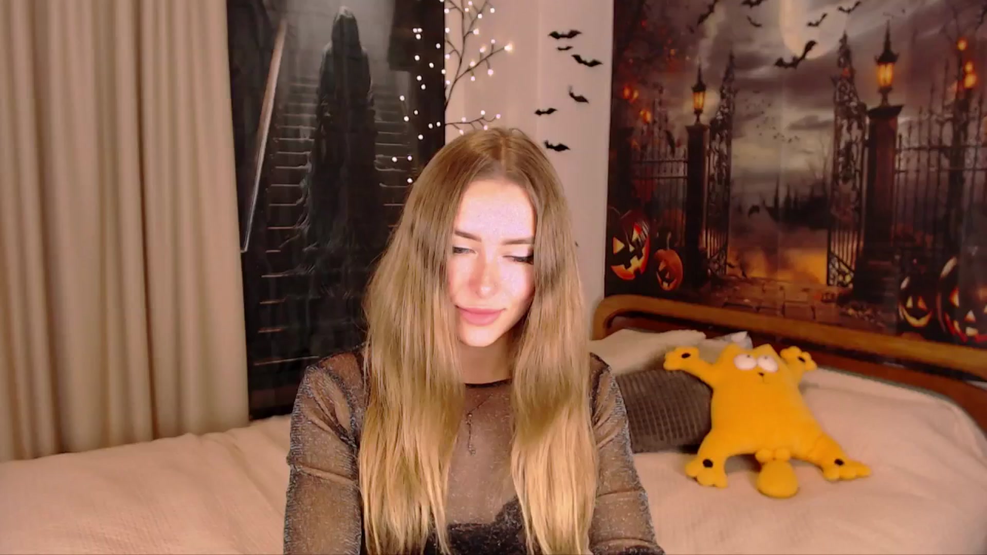 Gallery image thumbnail from SimonsWife's myfreecams stream on, 10/30/2024, 14:42 image 2 of 20