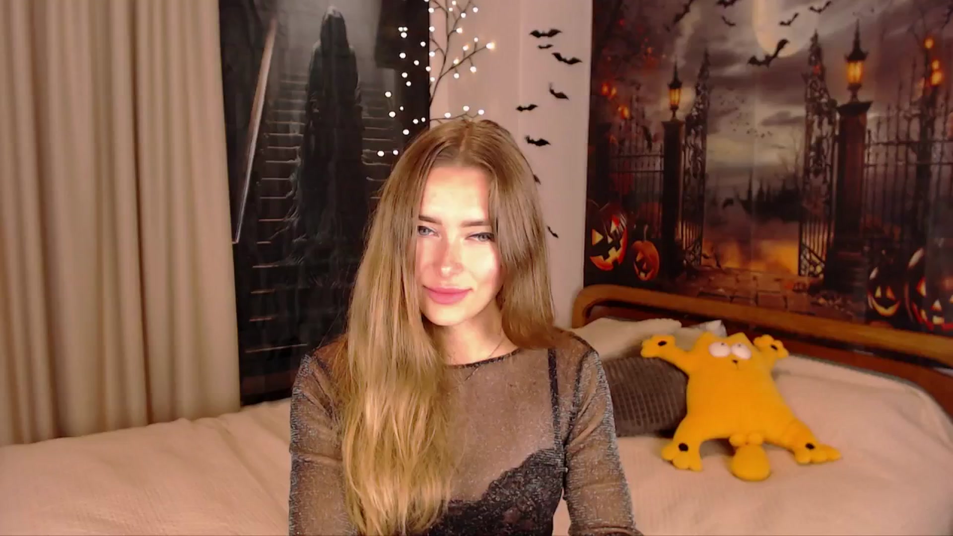 Gallery image thumbnail from SimonsWife's myfreecams stream on, 10/30/2024, 14:42 image 12 of 20