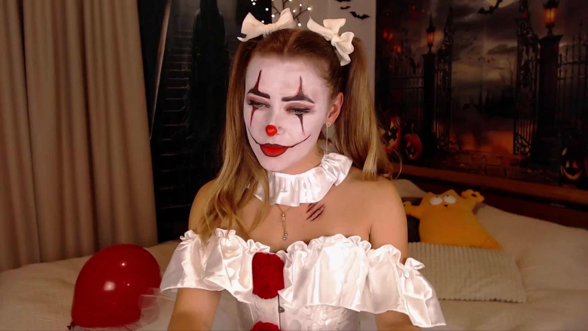 Gallery image thumbnail from SimonsWife's myfreecams stream on, 10/31/2024, 15:18 image 11 of 20