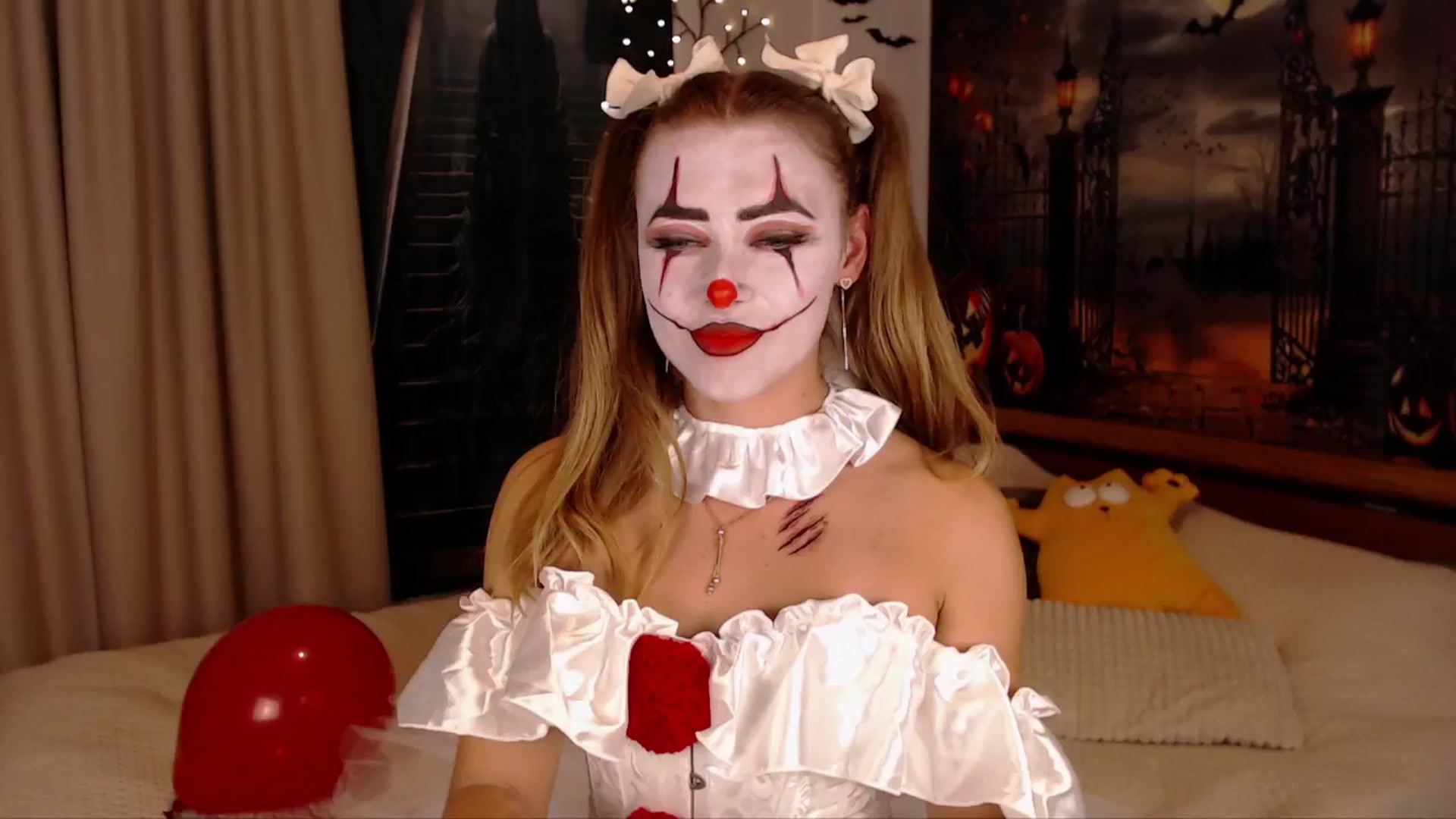 Gallery image thumbnail from SimonsWife's myfreecams stream on, 10/31/2024, 15:18 image 13 of 20