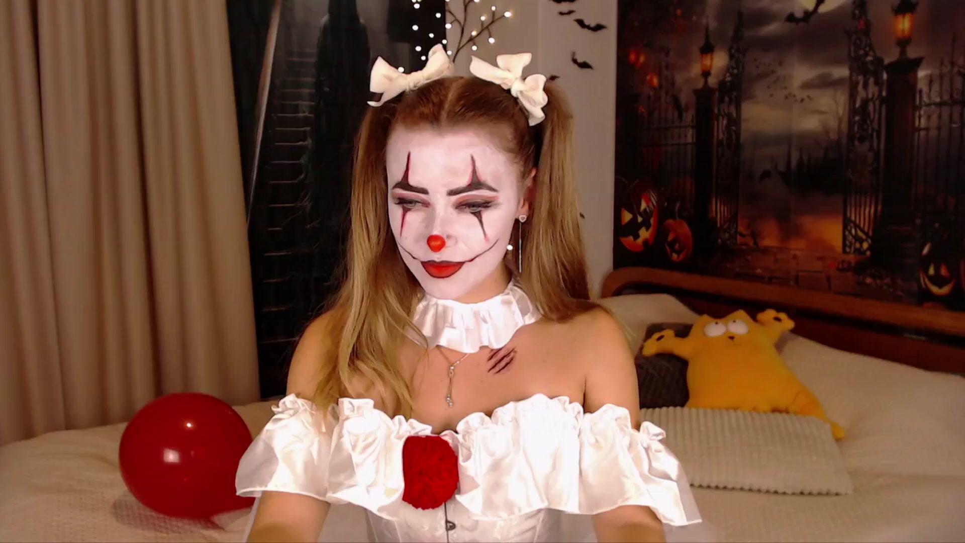 Gallery image thumbnail from SimonsWife's myfreecams stream on, 10/31/2024, 15:18 image 1 of 20