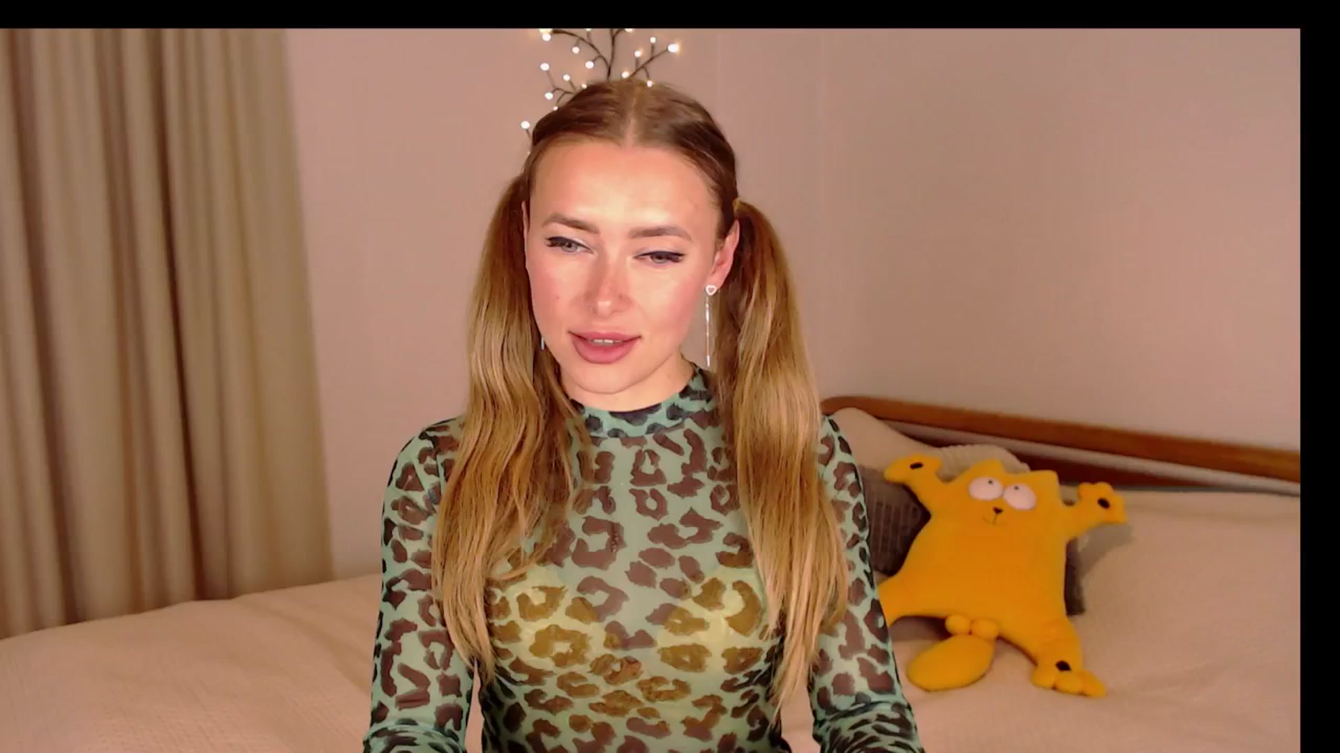 Gallery image thumbnail from SimonsWife's myfreecams stream on, 11/06/2024, 14:10 image 20 of 20